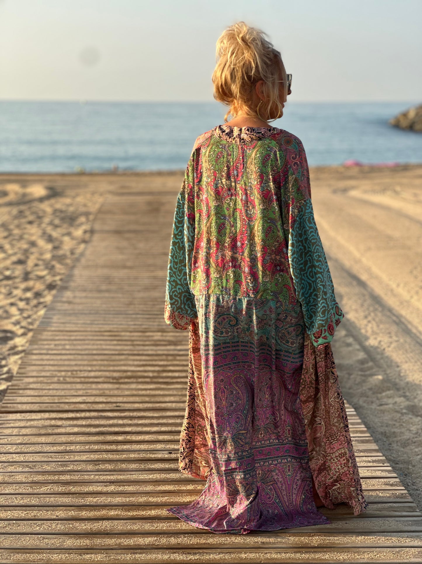 KIMONO OVERSIZE ESTAMPADO MANGA LARGA MULTICOLOR