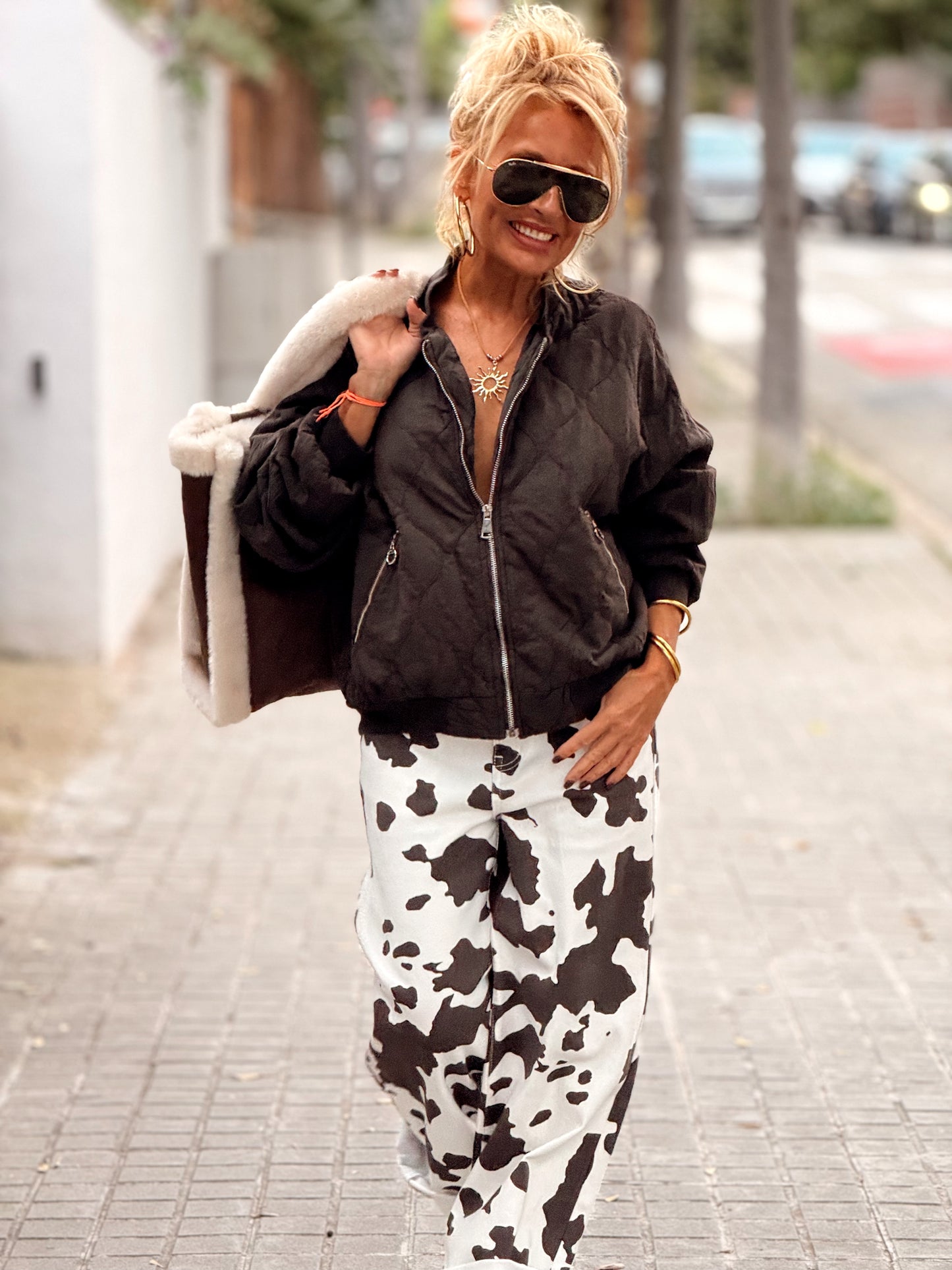 JEANS ESTAMPADO VACA MARRON