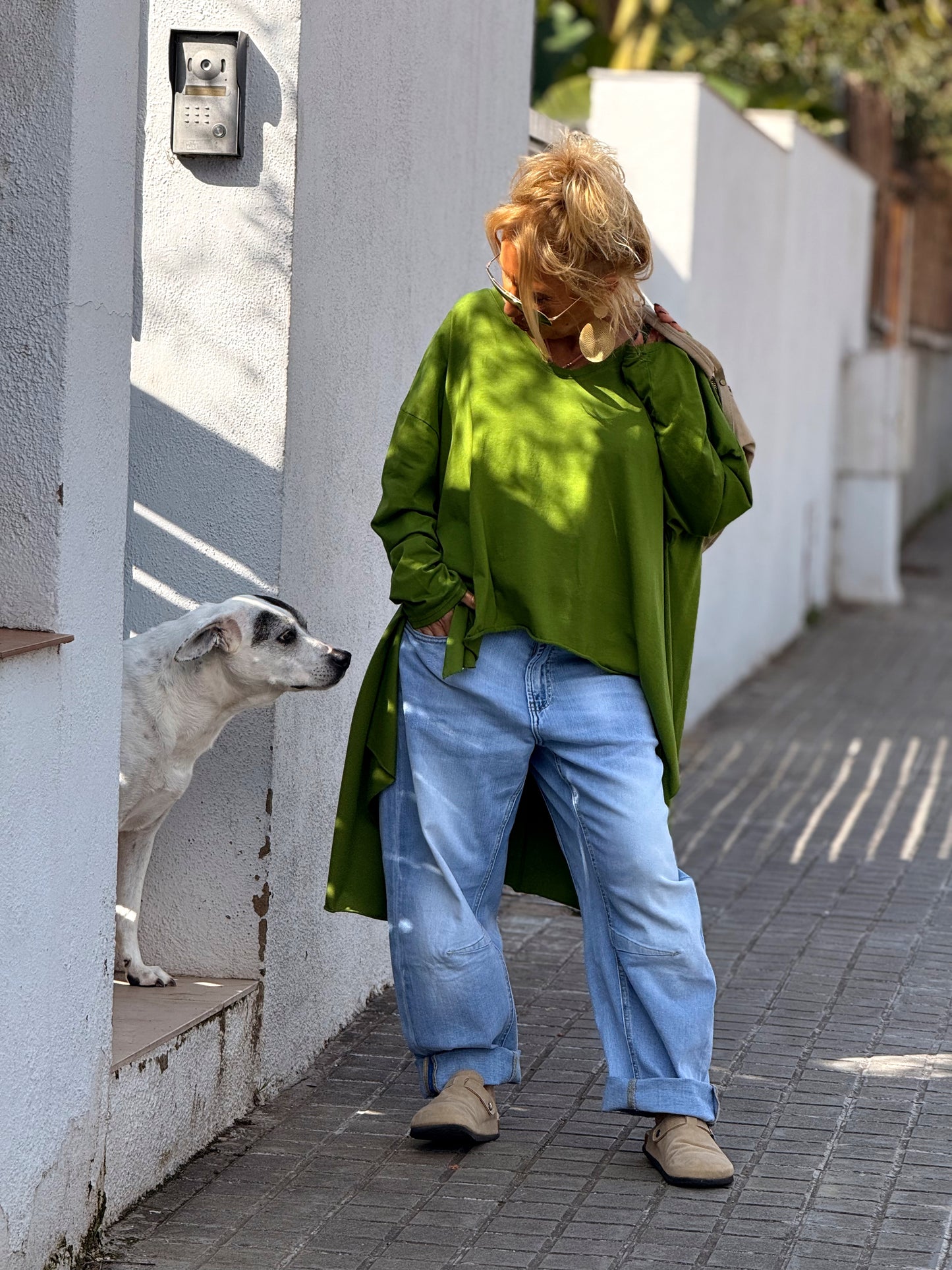 CAMISETA OVERSIZE ASIMÉTRICA MULTICOLOR