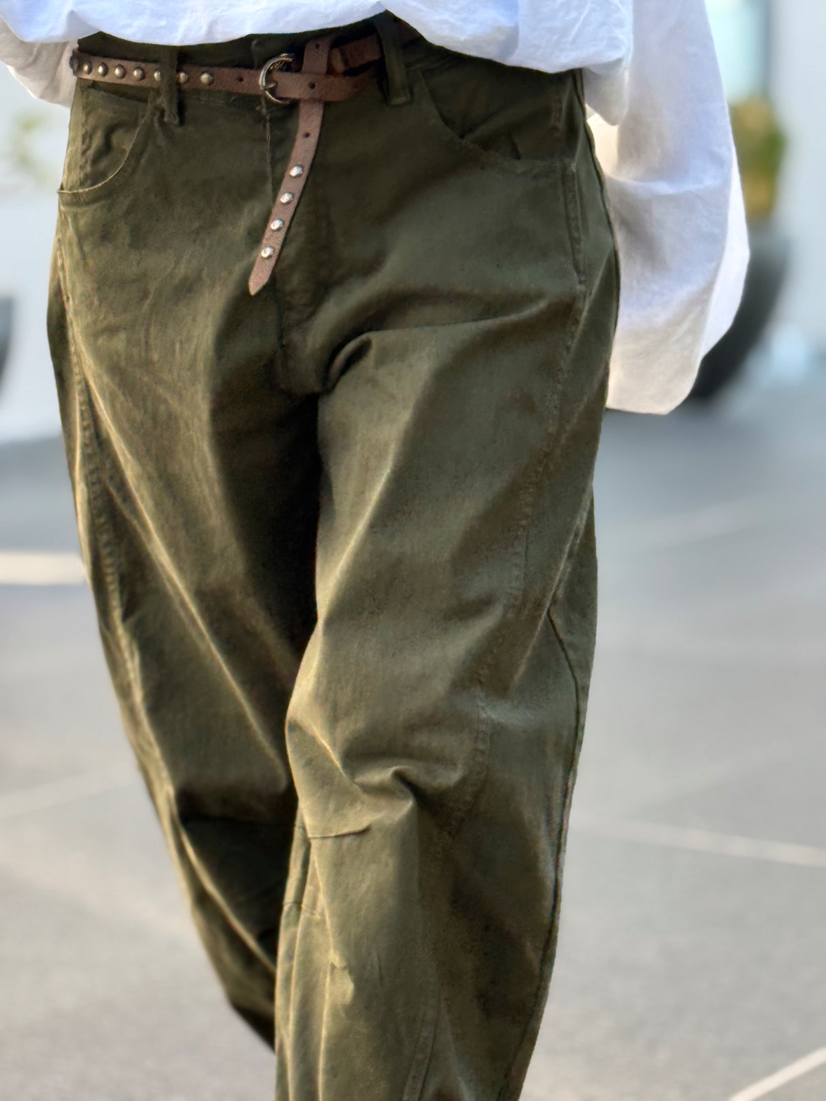 PANTALON CON CINTURÓN ANGELA MULTICOLOR