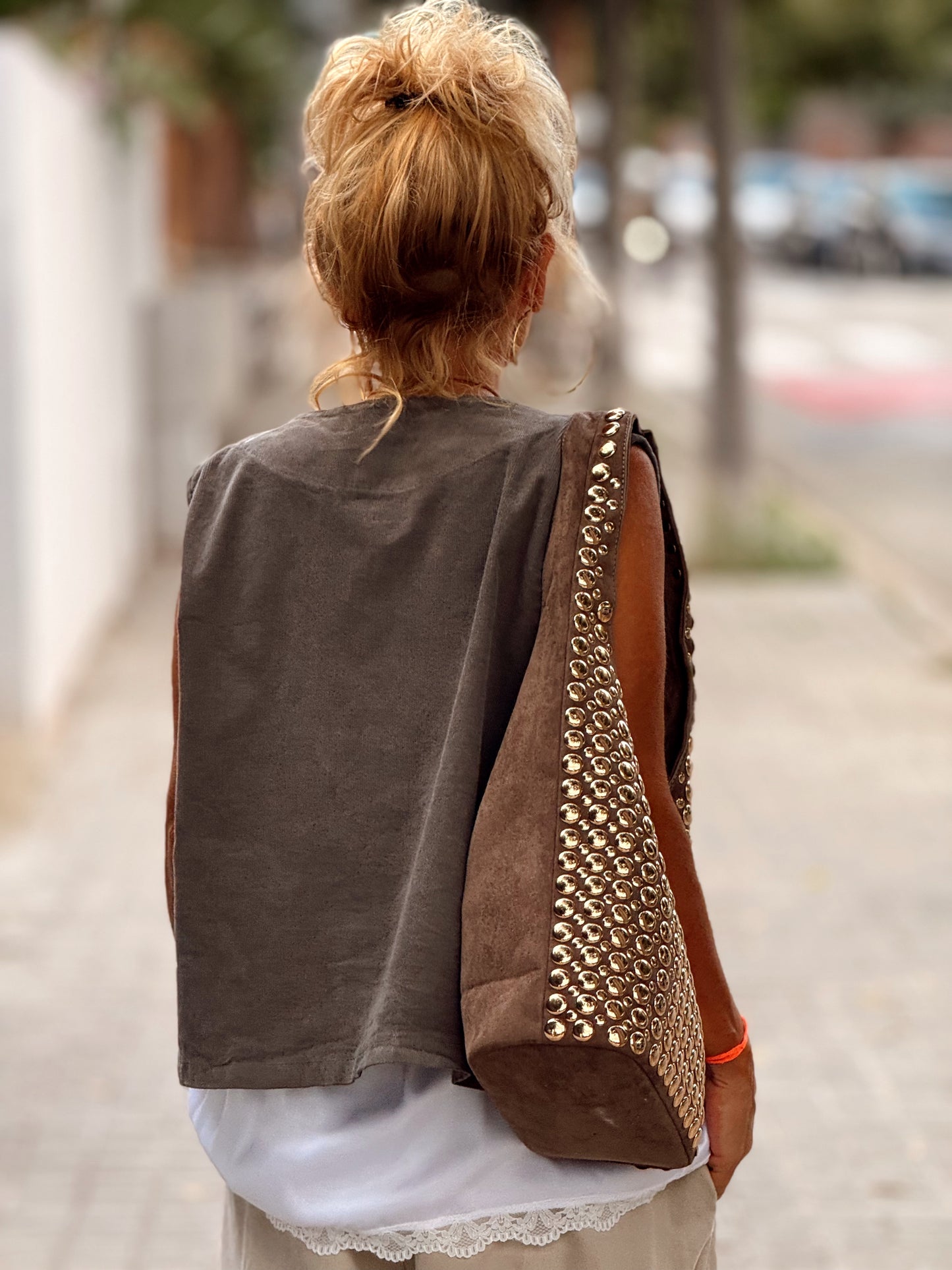 BOLSO TACHAS MULTICOLOR