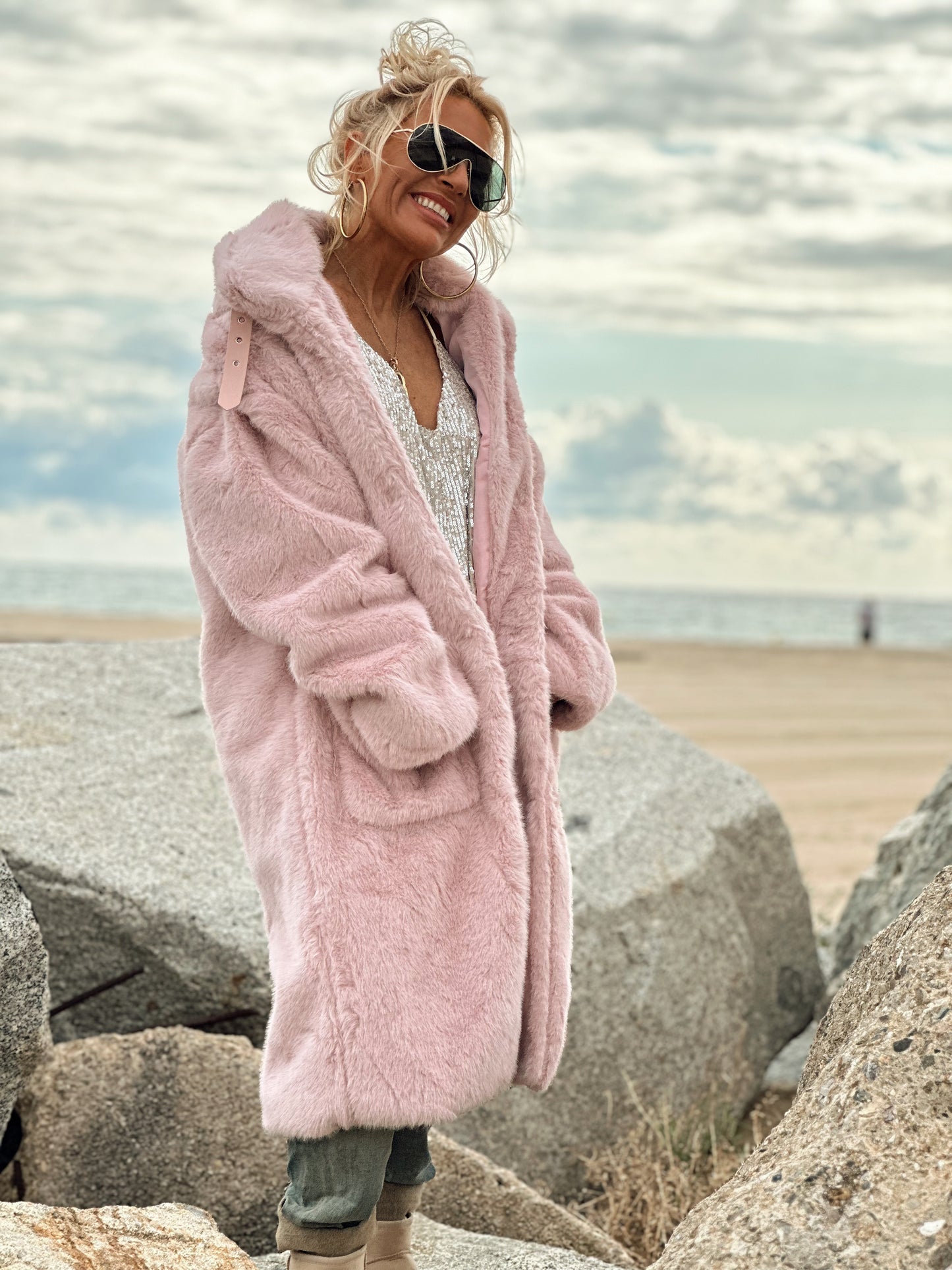 CHAQUETA RACHEL PELO SINTÉTICO ROSA