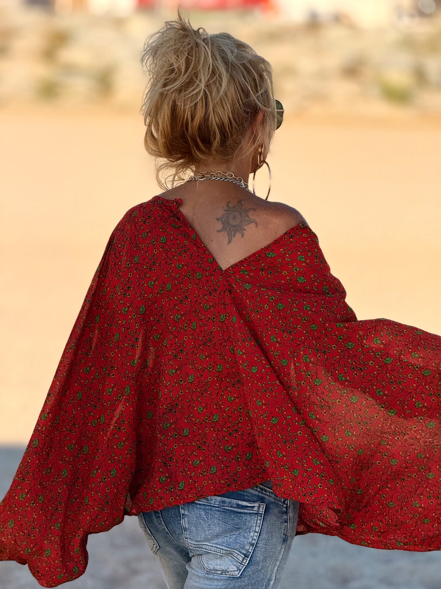 BLUSA-CAPA ESTAMPADO CREPE DE SEDA INDY MULTICOLOR
