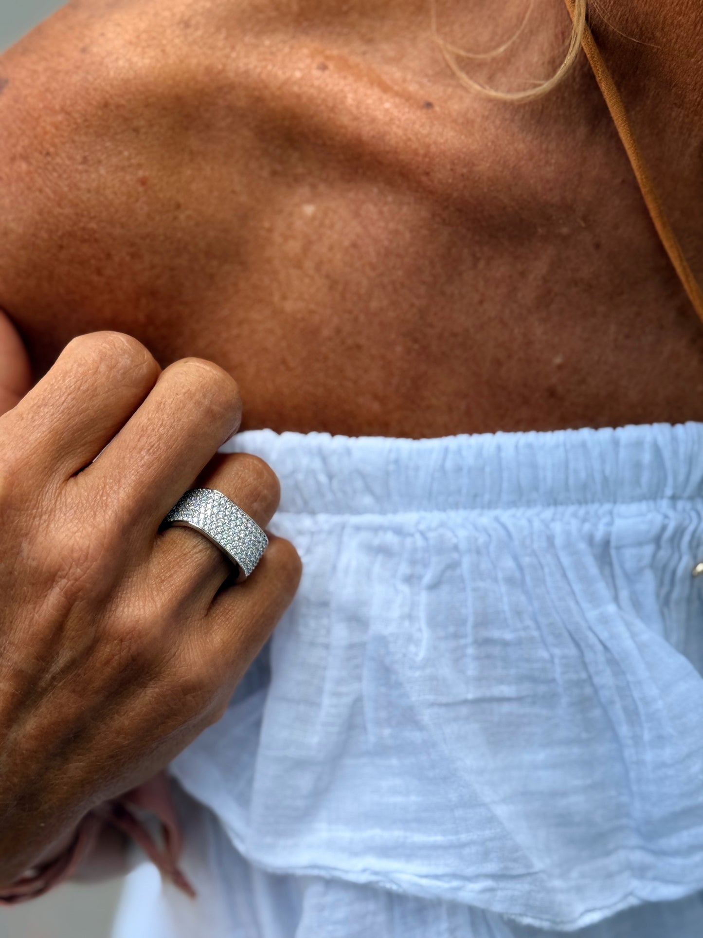 ANILLO BRILLANTE MULTICOLOR