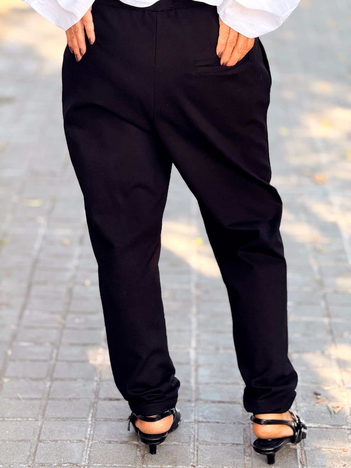 PANTALON CON CORDON BENJAMIN NEGRO