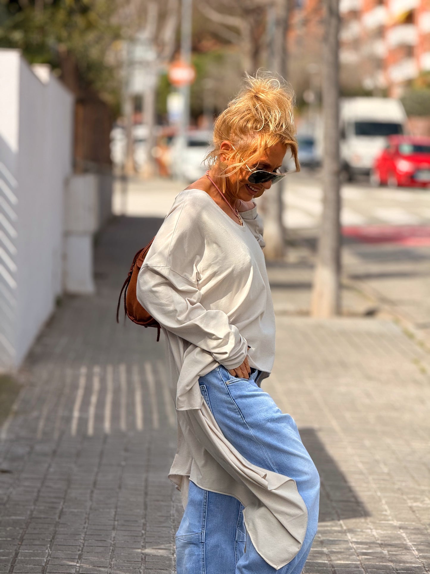 CAMISETA OVERSIZE ASIMÉTRICA MULTICOLOR