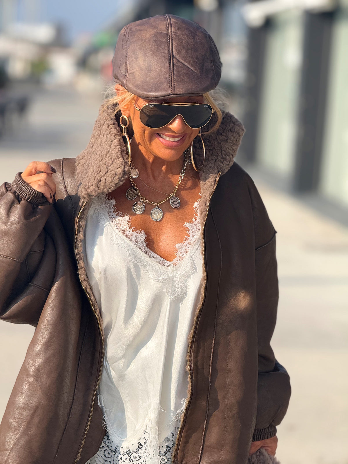 CHAQUETA OVERSIZE REVERSIBLE MOKA