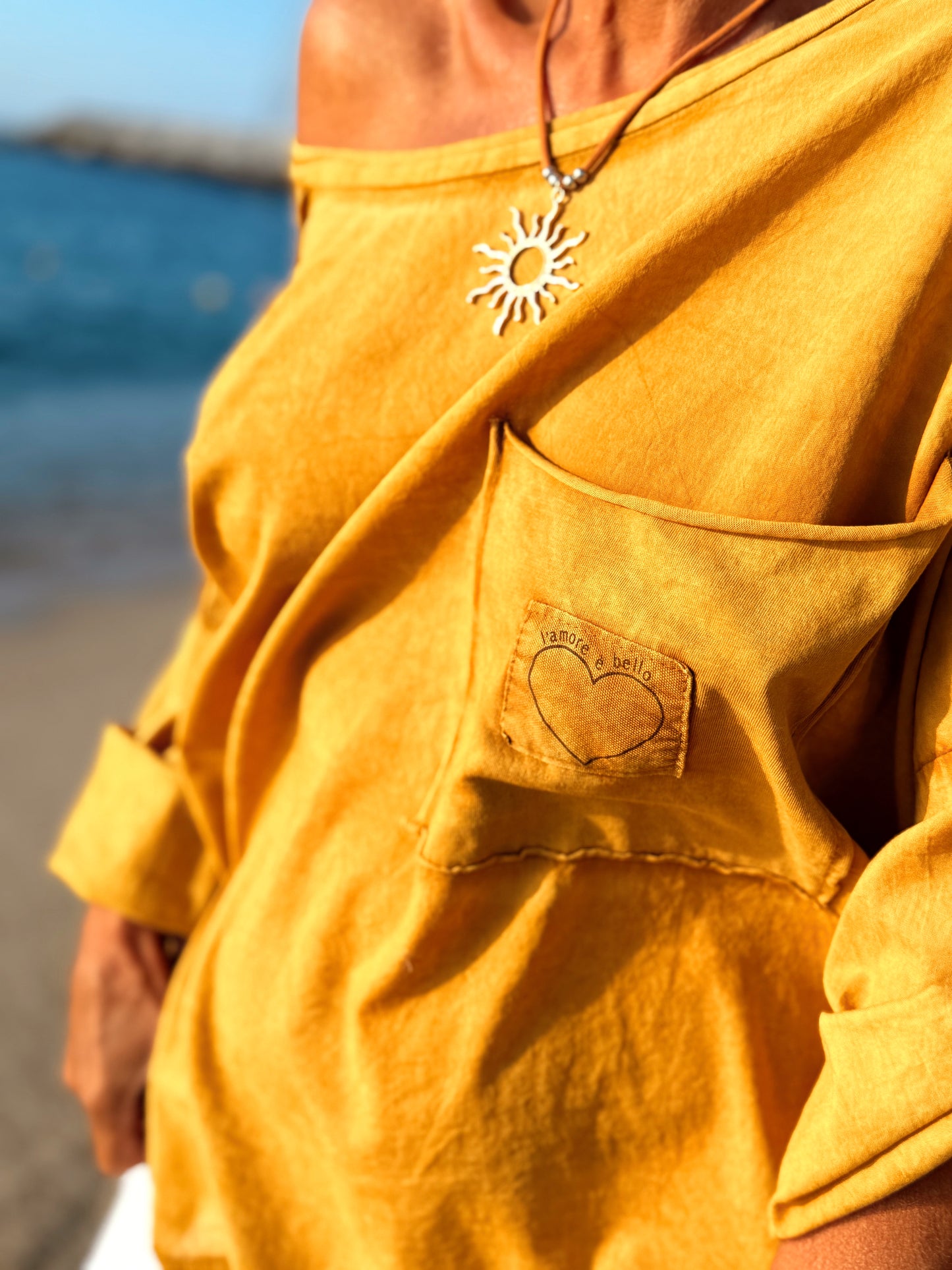 CAMISETA OVERSIZE L’AMORE E BELLA MULTICOLOR