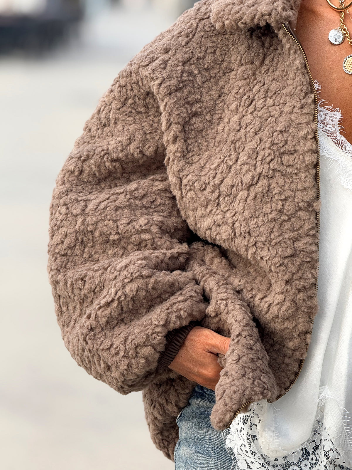 CHAQUETA OVERSIZE REVERSIBLE MOKA