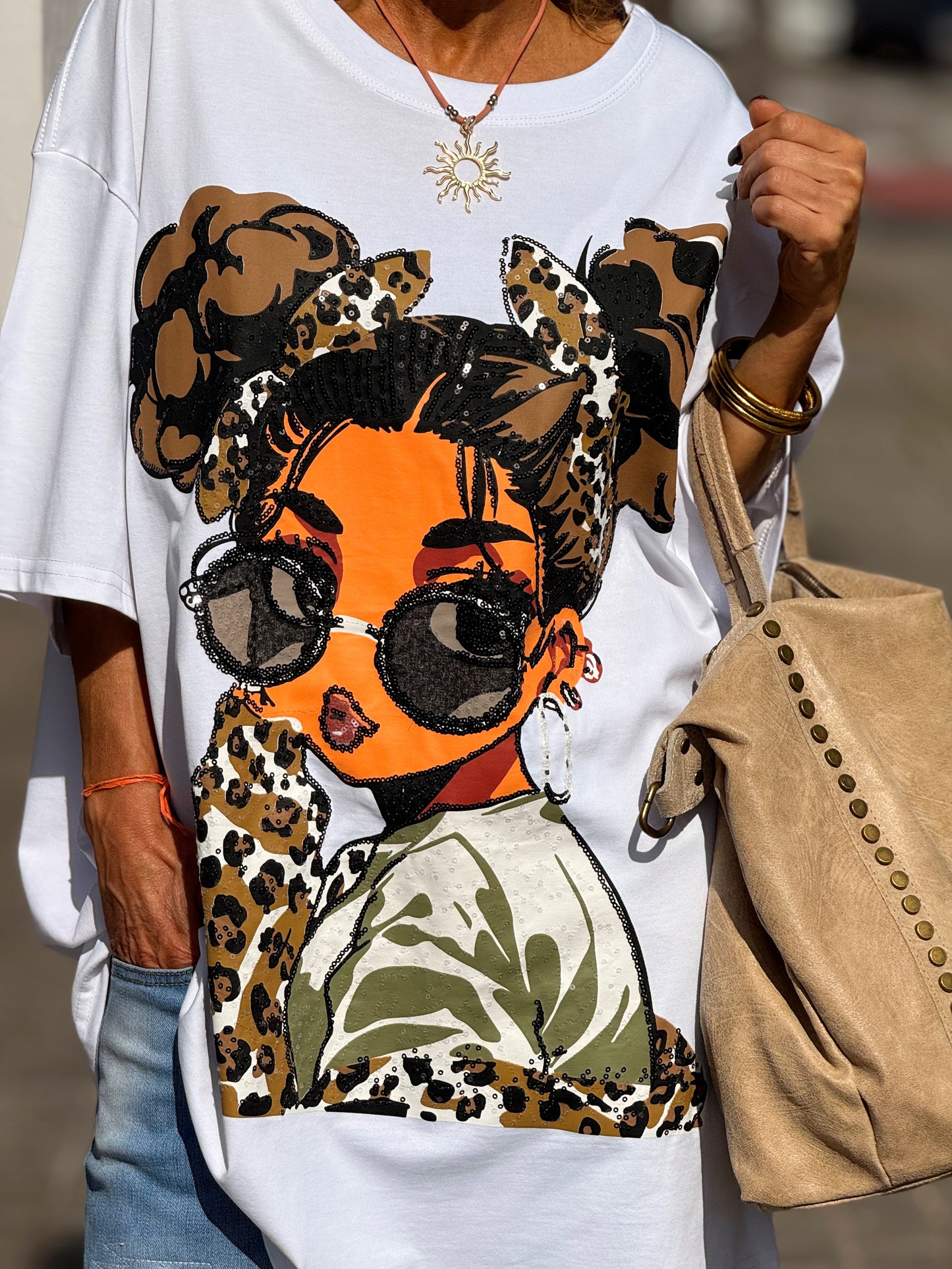 CAMISETA CON MUÑECA MULTICOLOR