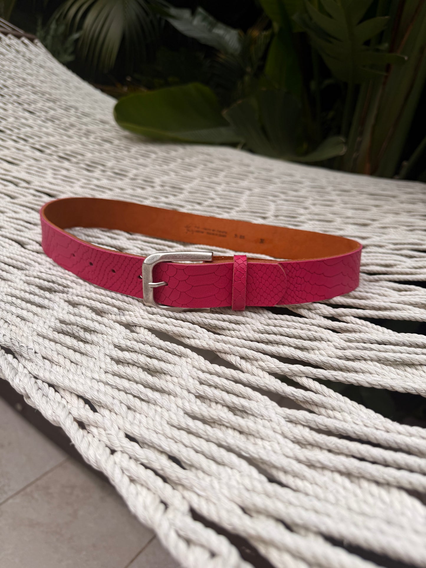 CINTURÓN CROCRO FUCSIA