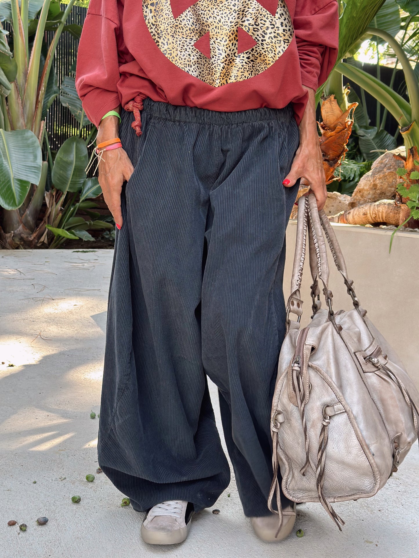 PANTALON  DE PANA OVERSIZE FIONA NEGRO