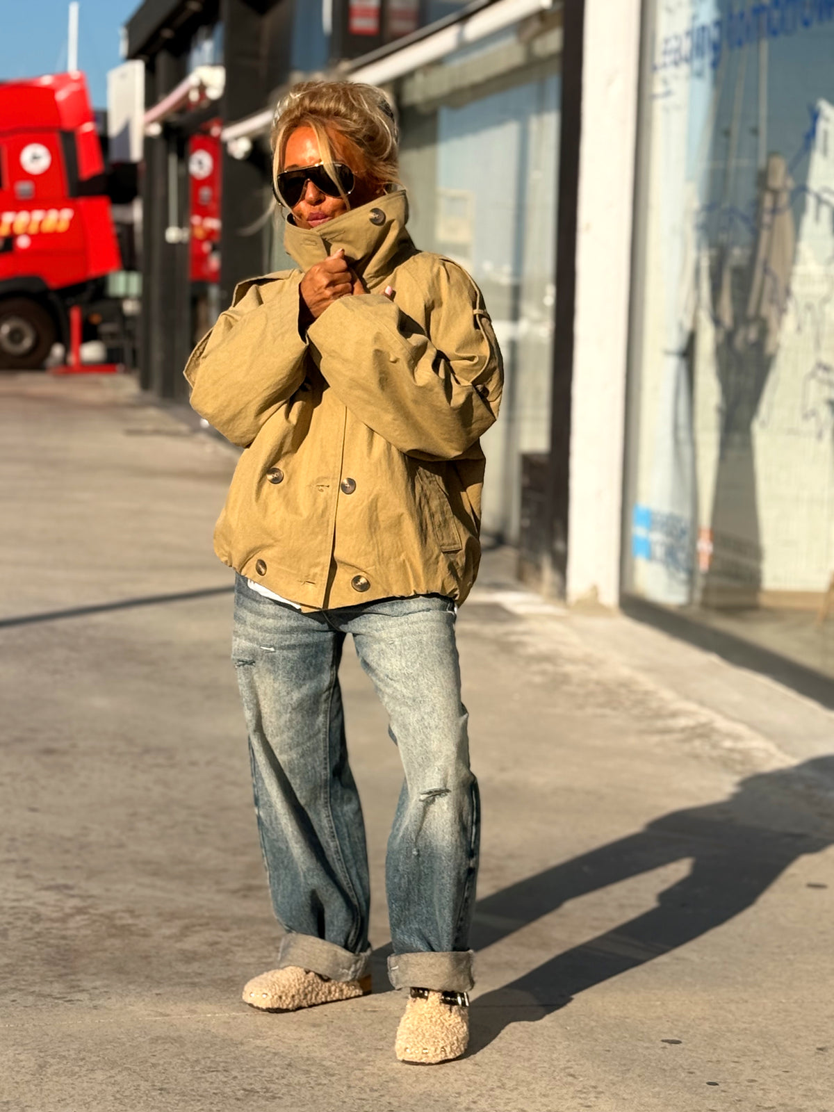 CHAQUETA FORRADA BEIGE