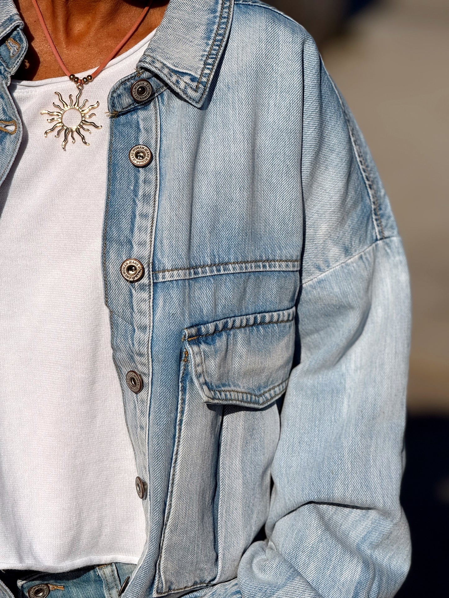 CAZADORA VAQUEROS CON BOLSILLOS TEJANO