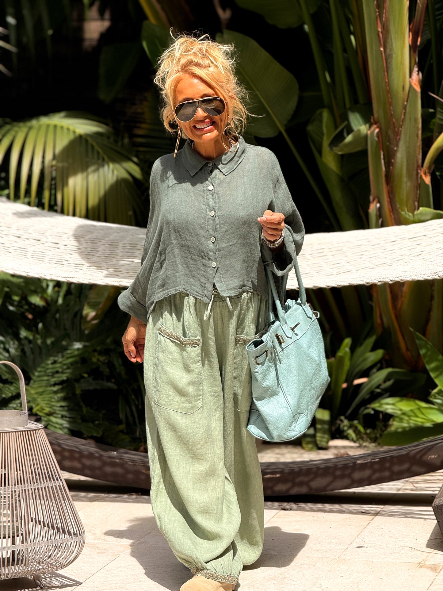 PANTALON OVERSIZE CON ENCAJE MULTICOLOR