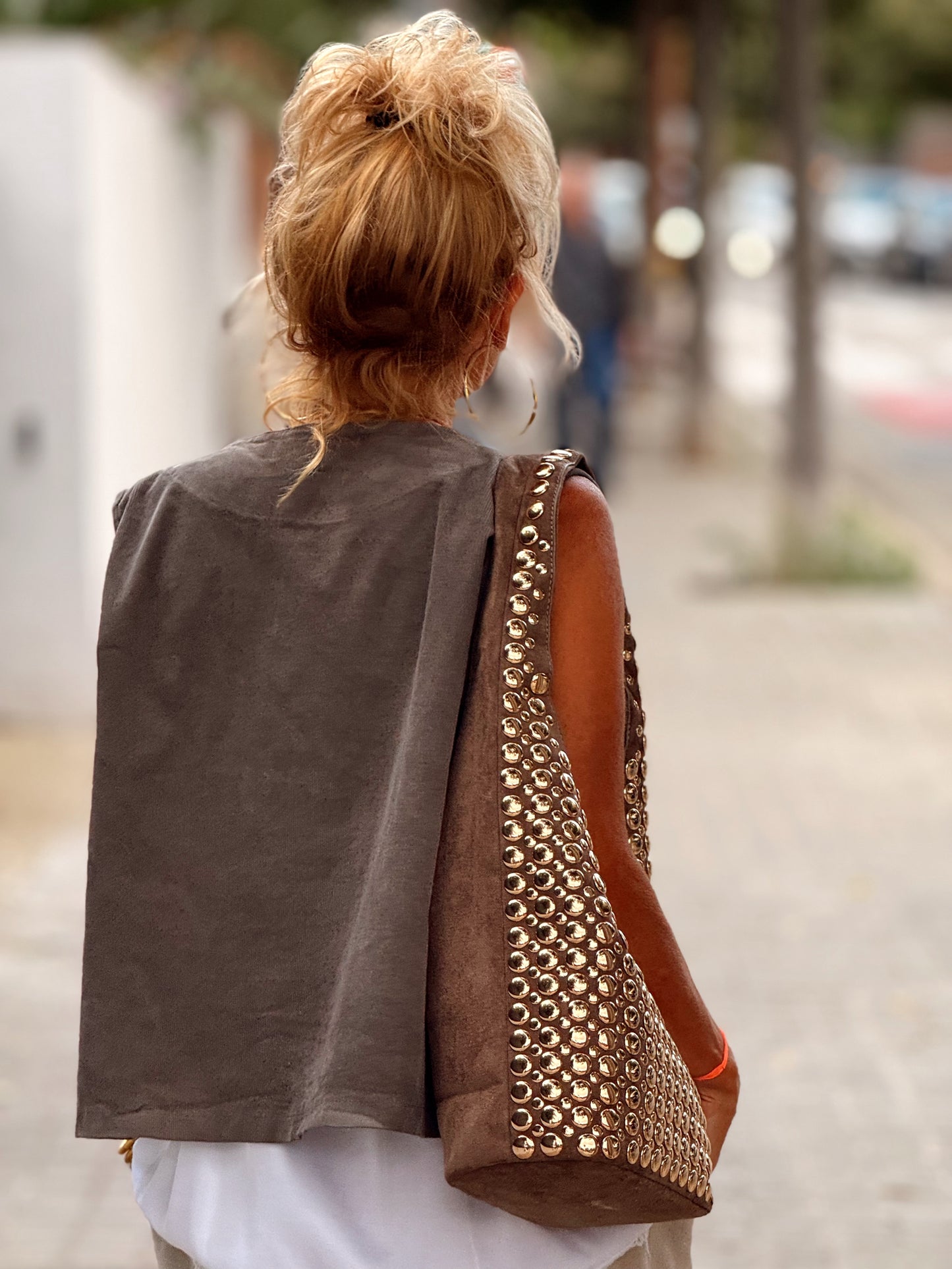 BOLSO TACHAS MULTICOLOR