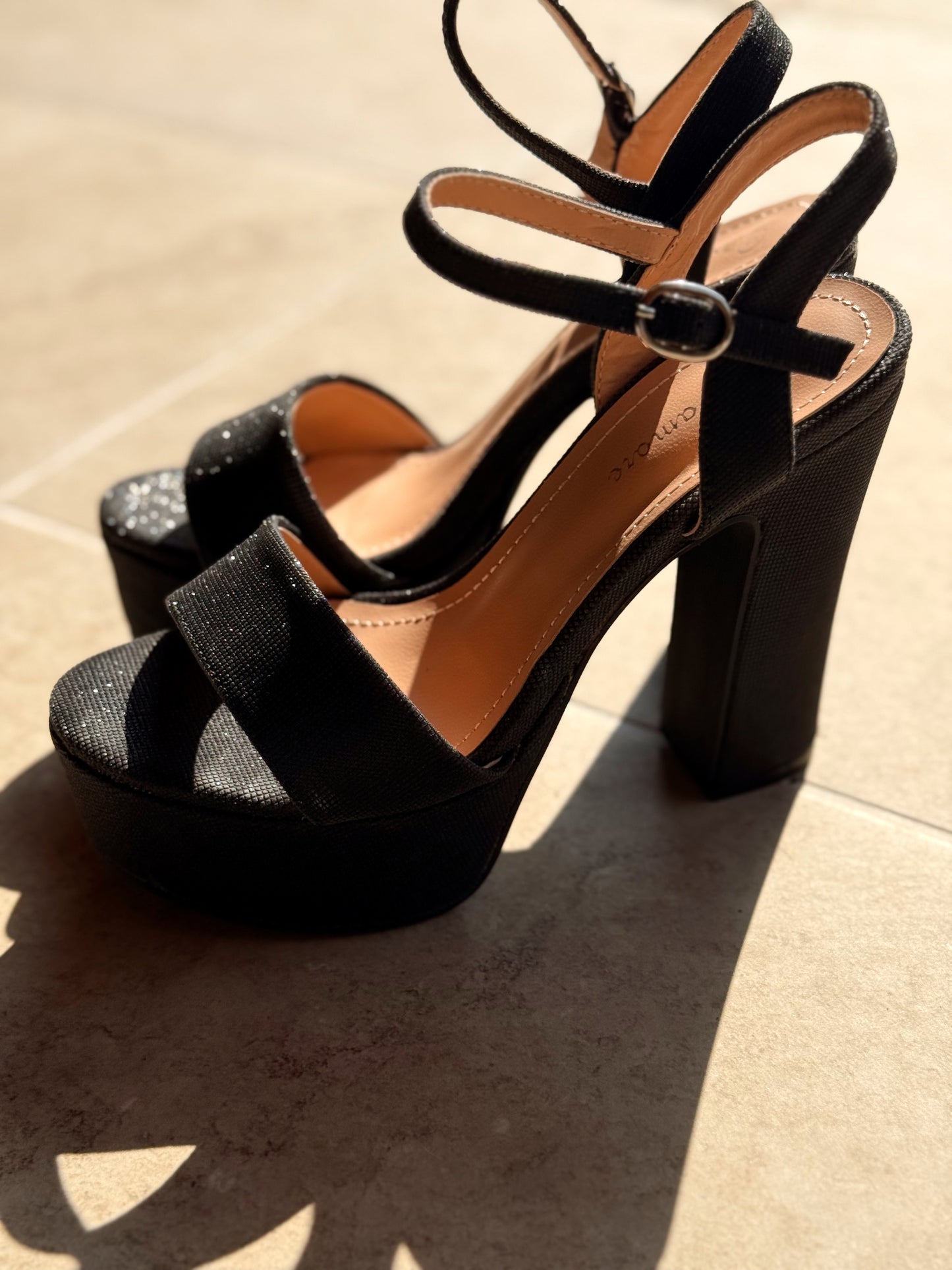 ZAPATOS DE TACONES PARIS NEGRO BRILLANTE