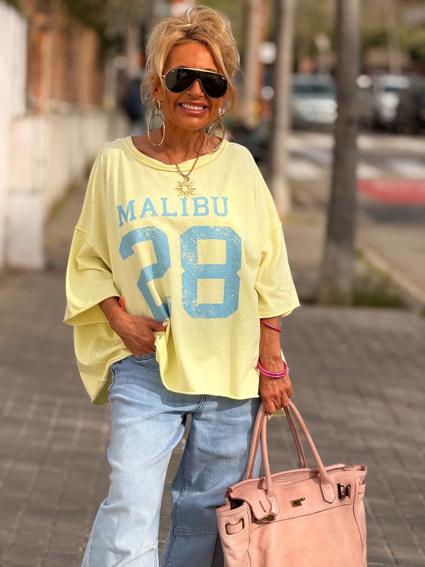 CAMISETA SUPER OVERSIZE DESGASTADA MALIBU MULTICOLOR