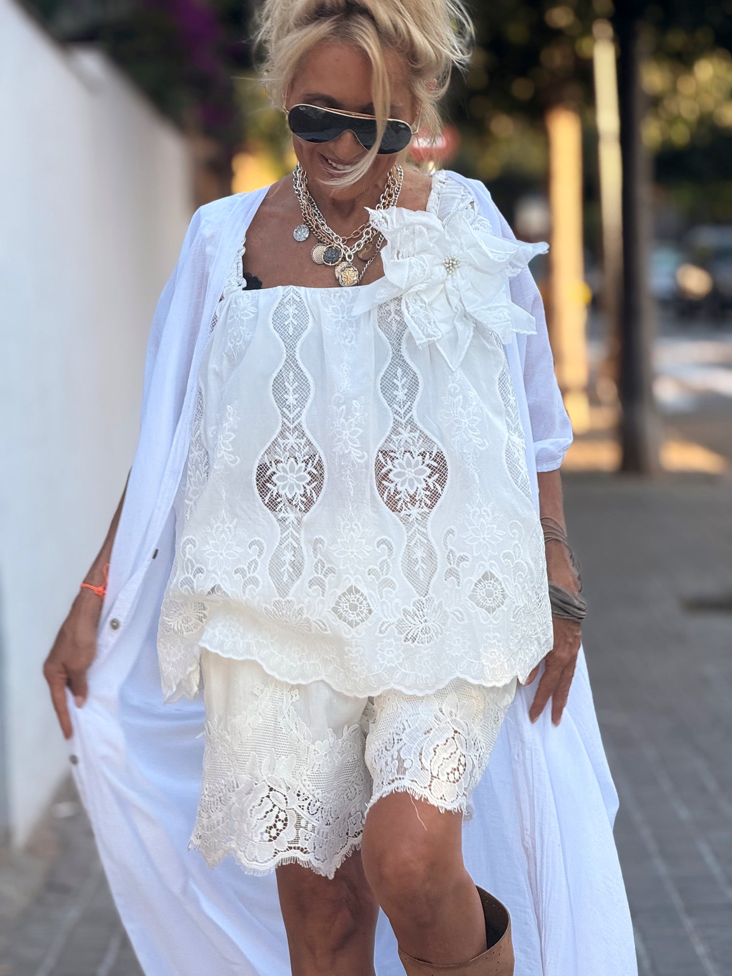 TOP LENCERO CON FLOR CHLOÉ BLANCO