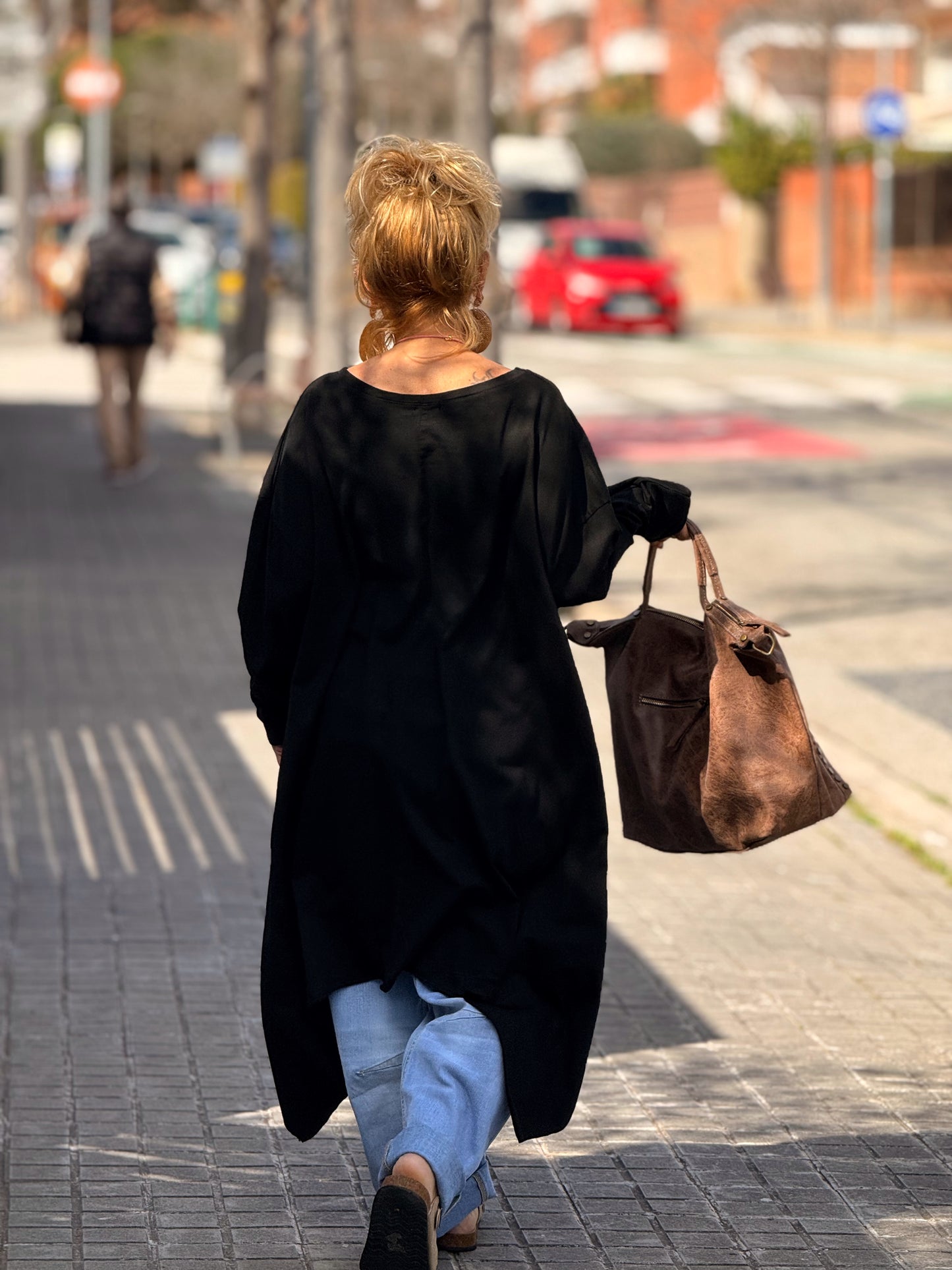 CAMISETA OVERSIZE ASIMÉTRICA MULTICOLOR