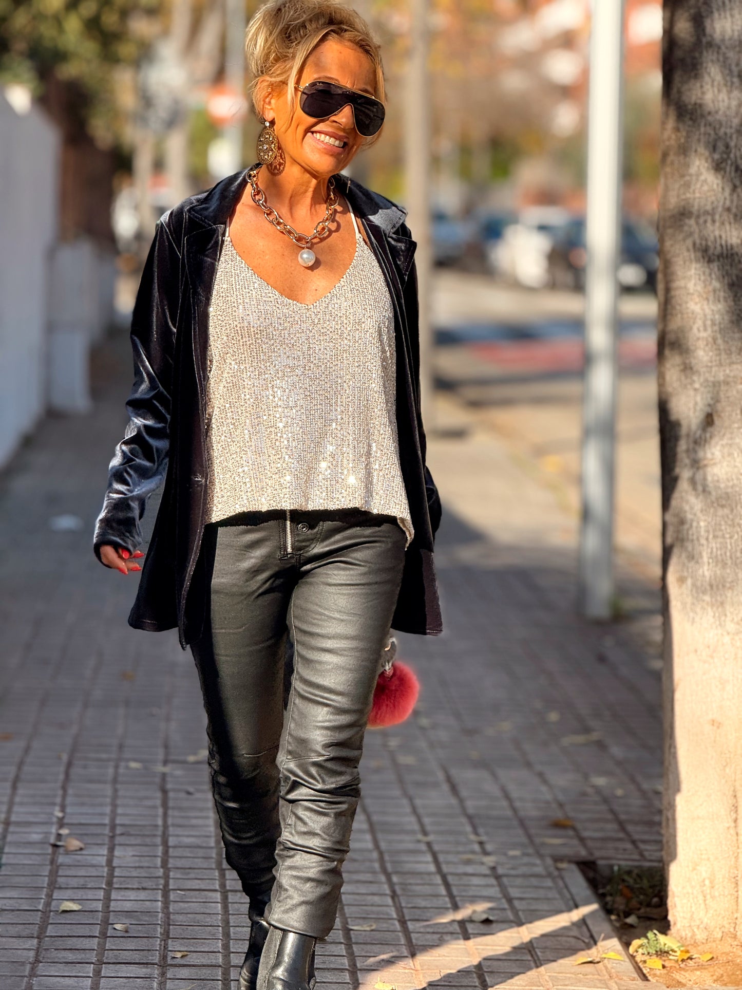 AMERICANA CON BOTONE TERCIOPELO GRIS