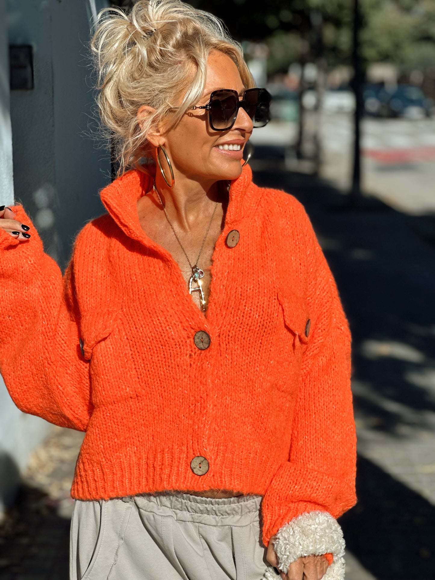 CHAQUETA DE PUNTO CROP-TOP NARANJA