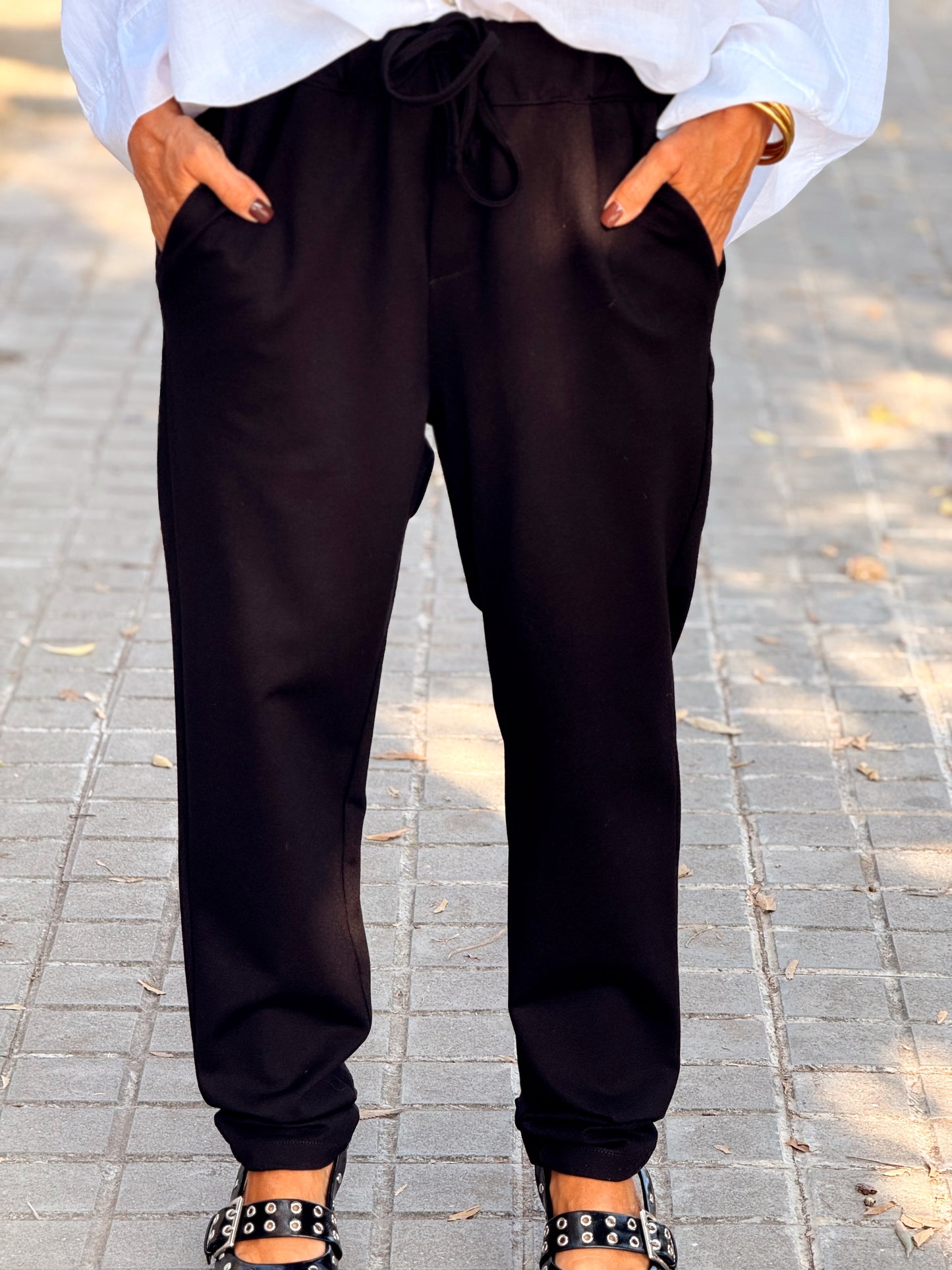 PANTALON CON CORDON BENJAMIN NEGRO