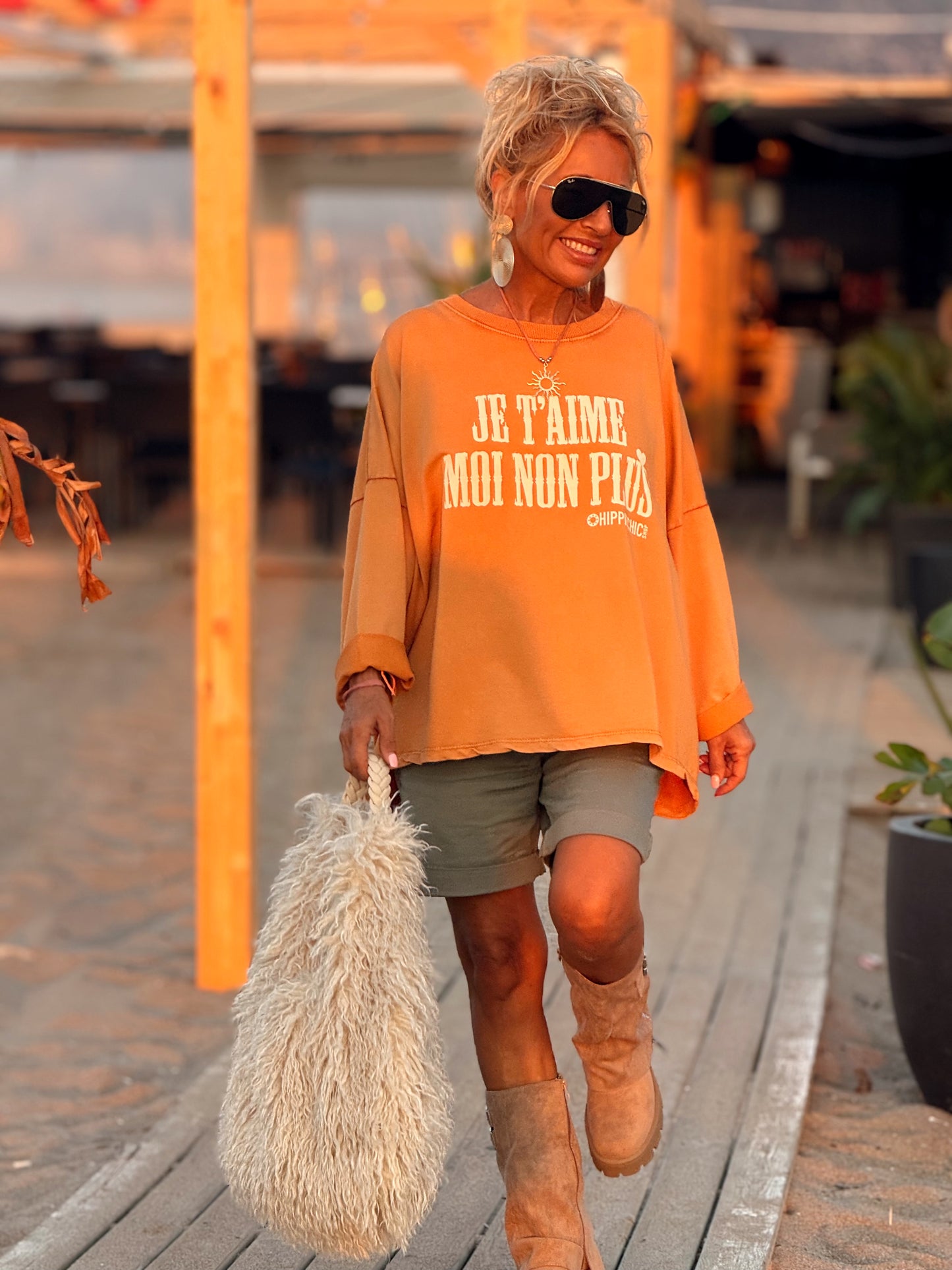 SUDADERA OVERSIZE JE T’AIME MOI NON PLUS MULTICOLOR