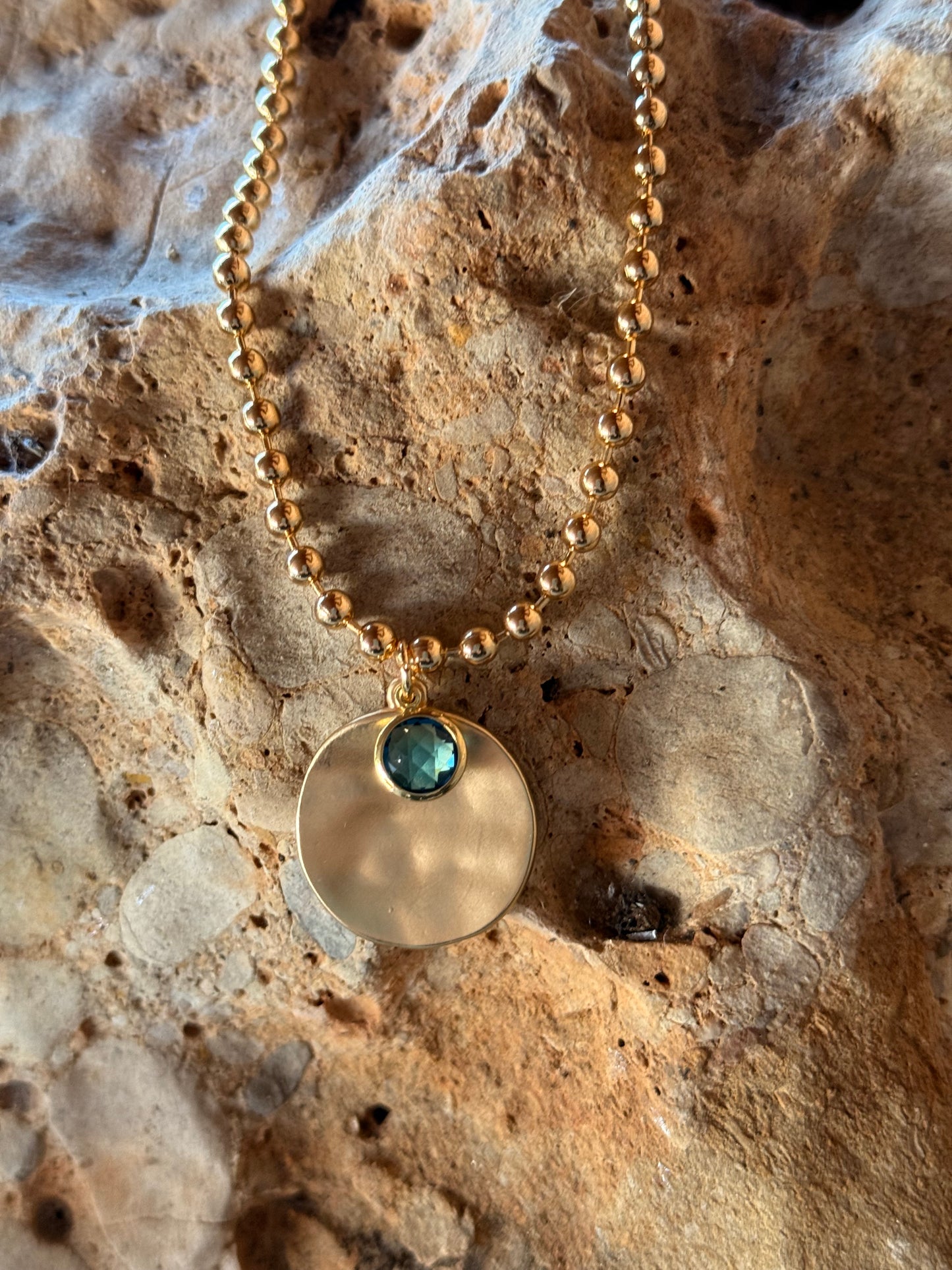 COLLAR LIBERTY CON BRILLANTE MULTICOLOR