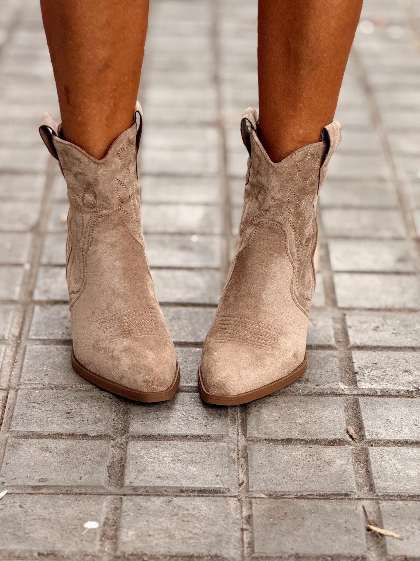BOTAS CORTA COWBOW BEIGE