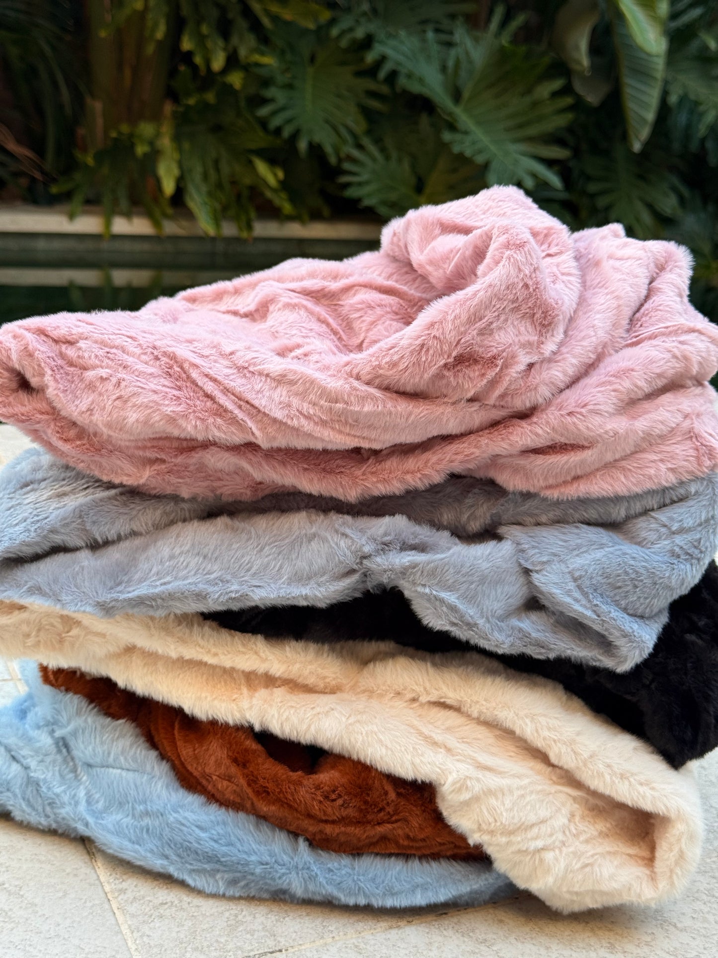 CUELLO DE PELO SINTÉTICO MULTICOLOR