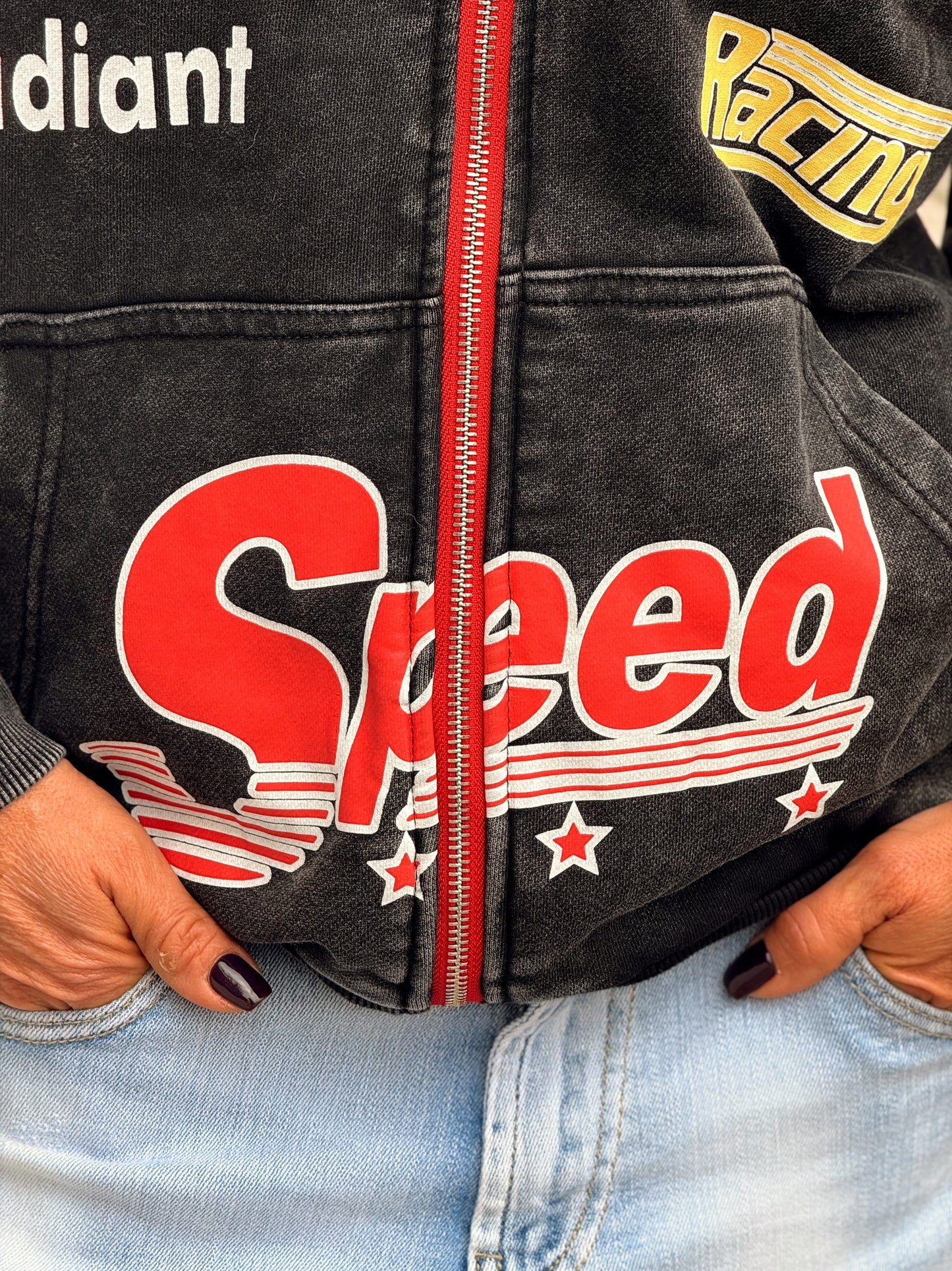 CHAQUETA CON CAPUCHA 78’ GRIS