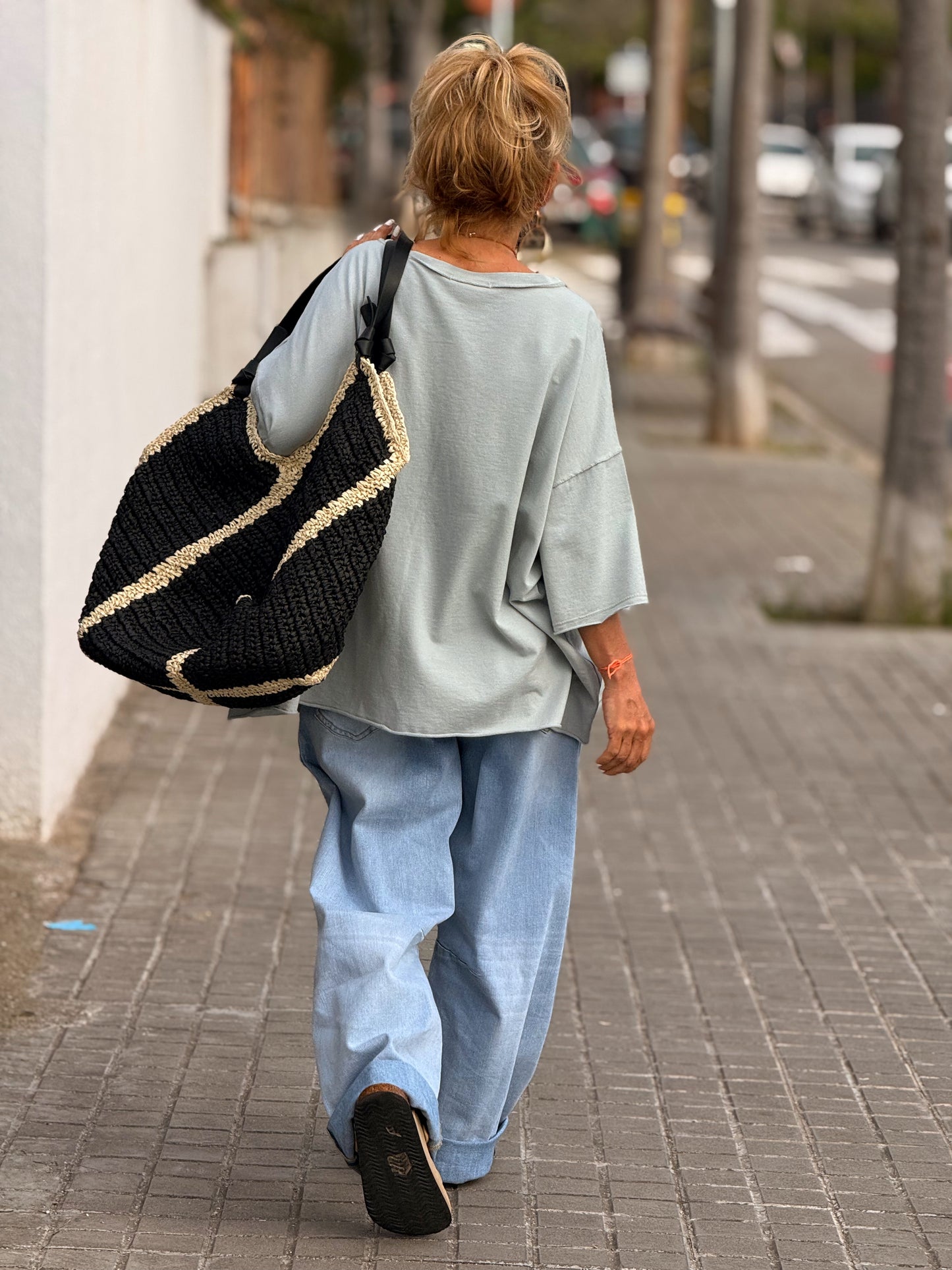 CAMISETA SUPER OVERSIZE DESGASTADA MALIBU MULTICOLOR
