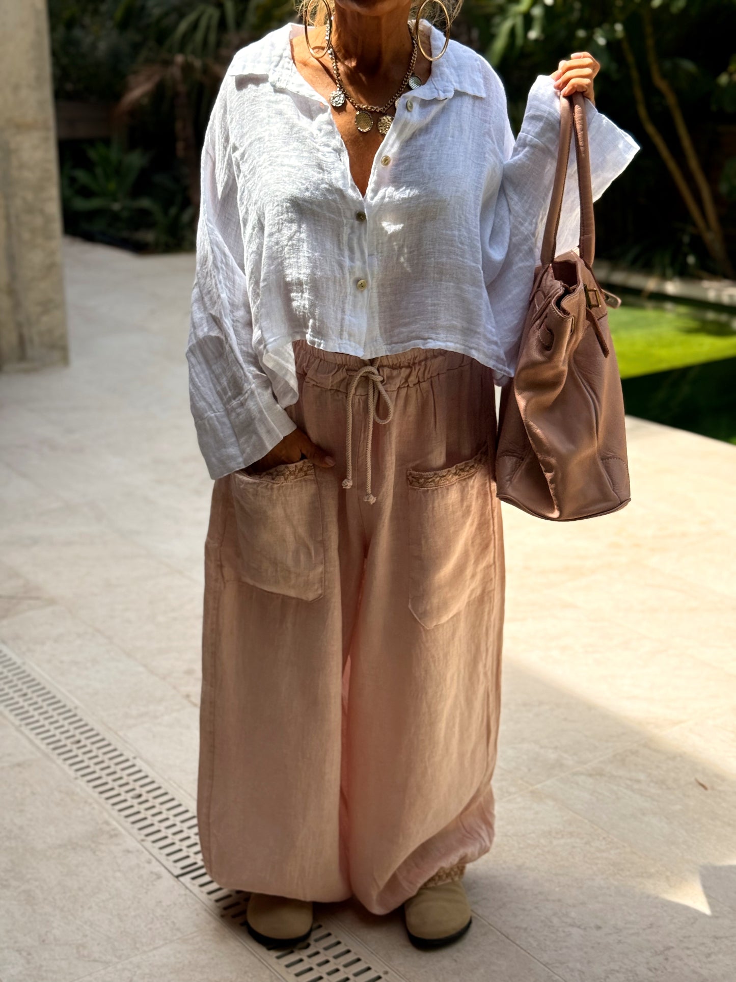 PANTALON OVERSIZE CON ENCAJE MULTICOLOR