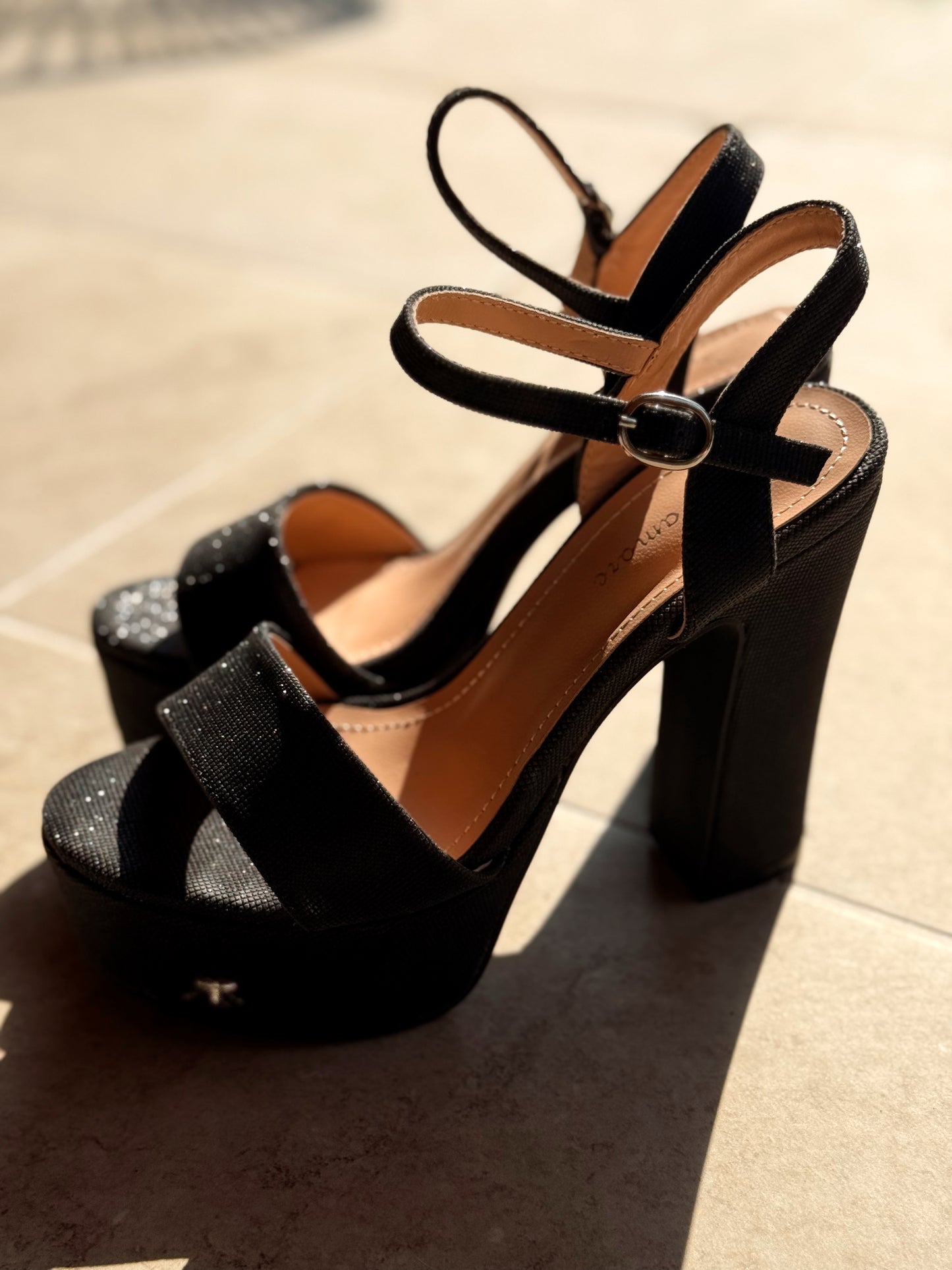 ZAPATOS DE TACONES PARIS NEGRO BRILLANTE