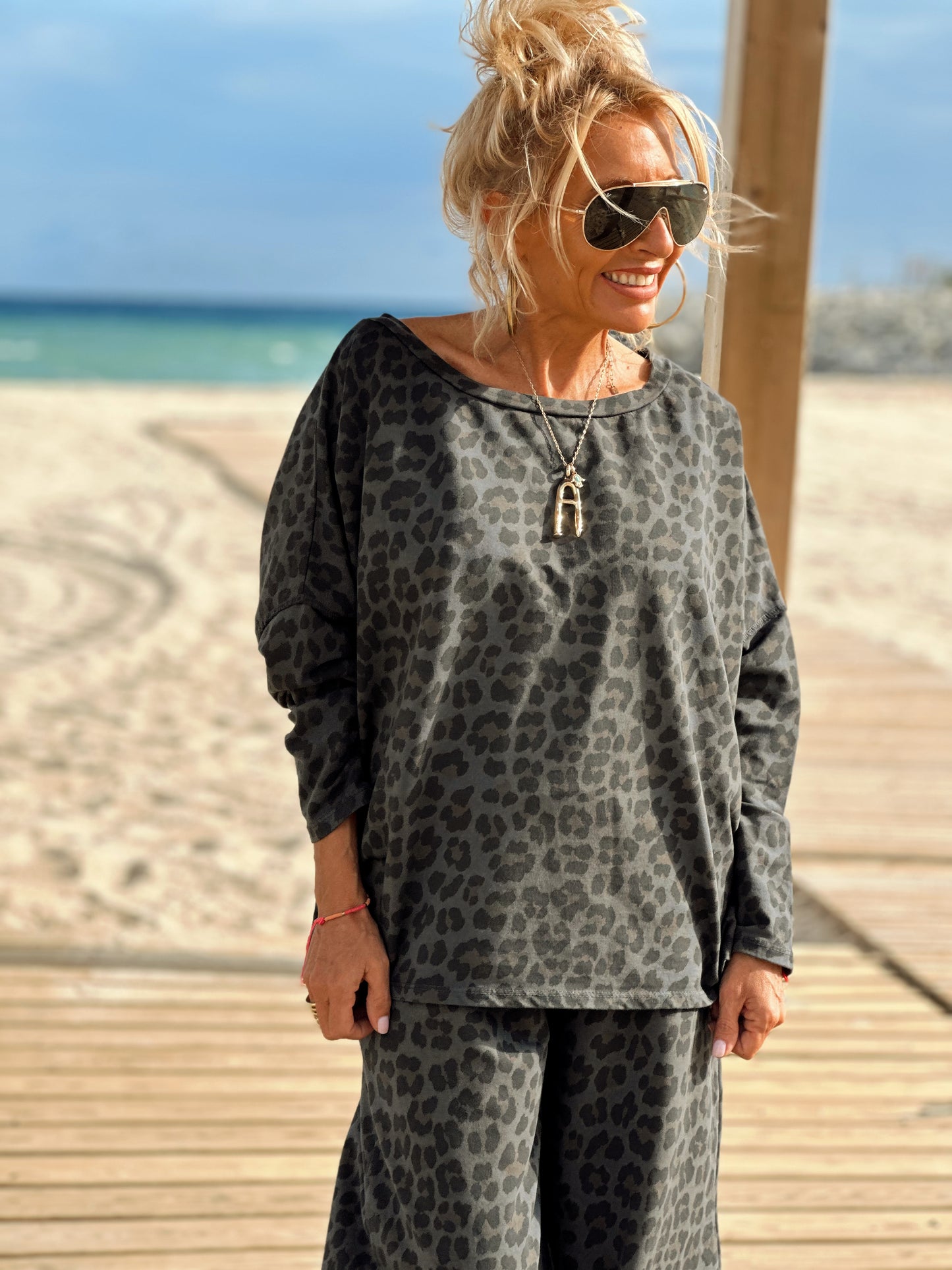 CONJUNTO ANIMAL PRINT GRIS