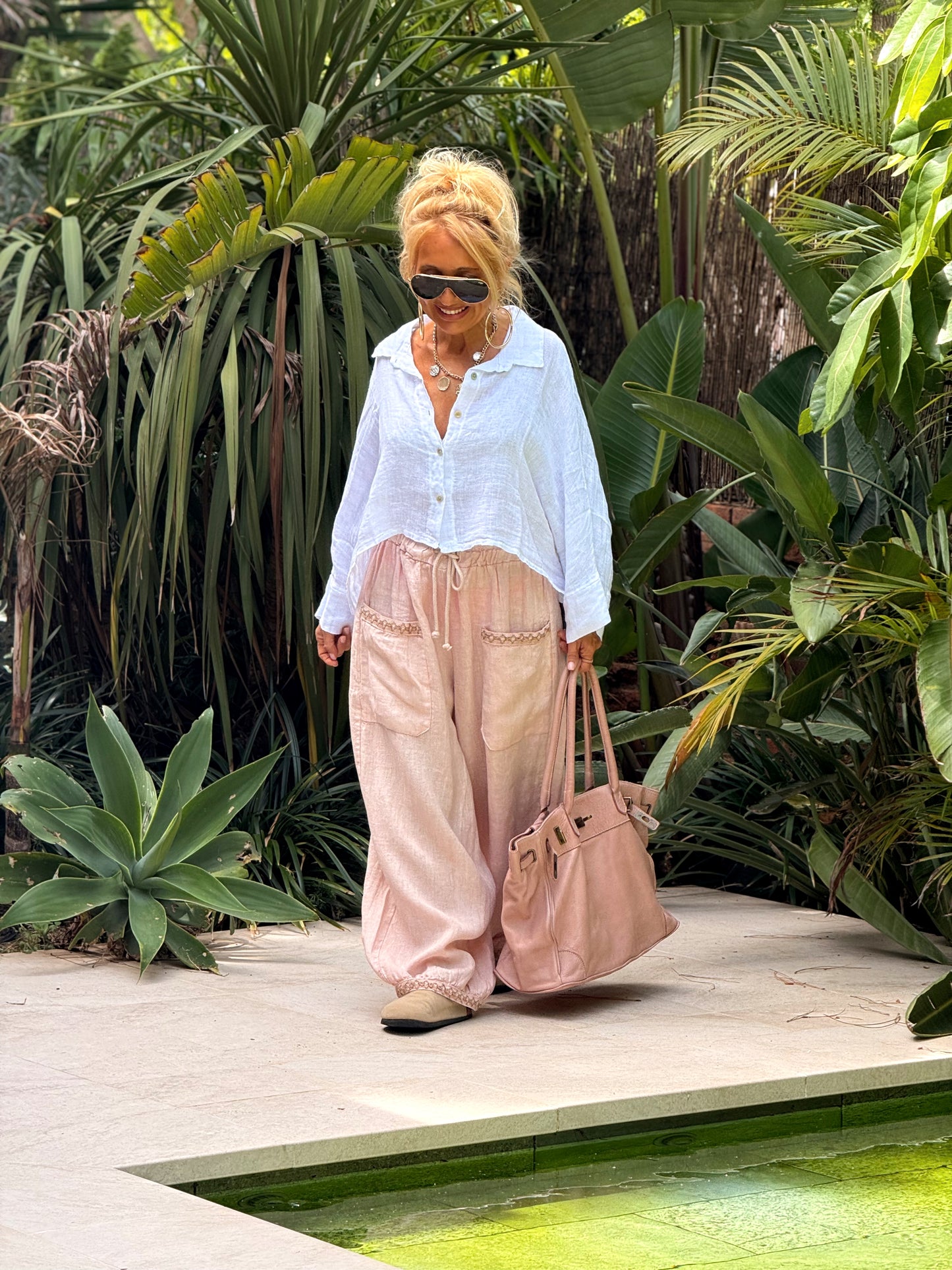 PANTALON OVERSIZE CON ENCAJE MULTICOLOR