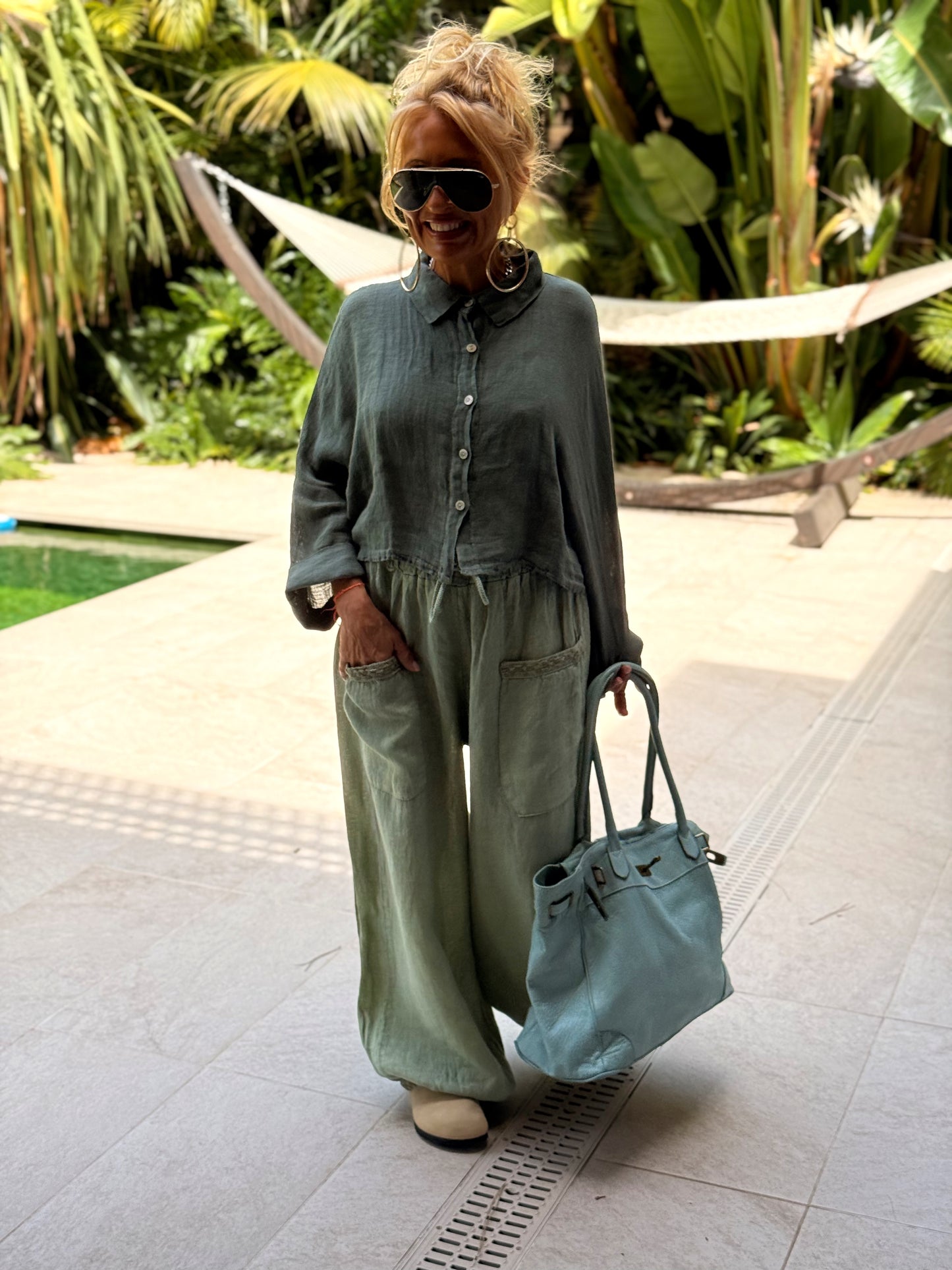 PANTALON OVERSIZE CON ENCAJE MULTICOLOR