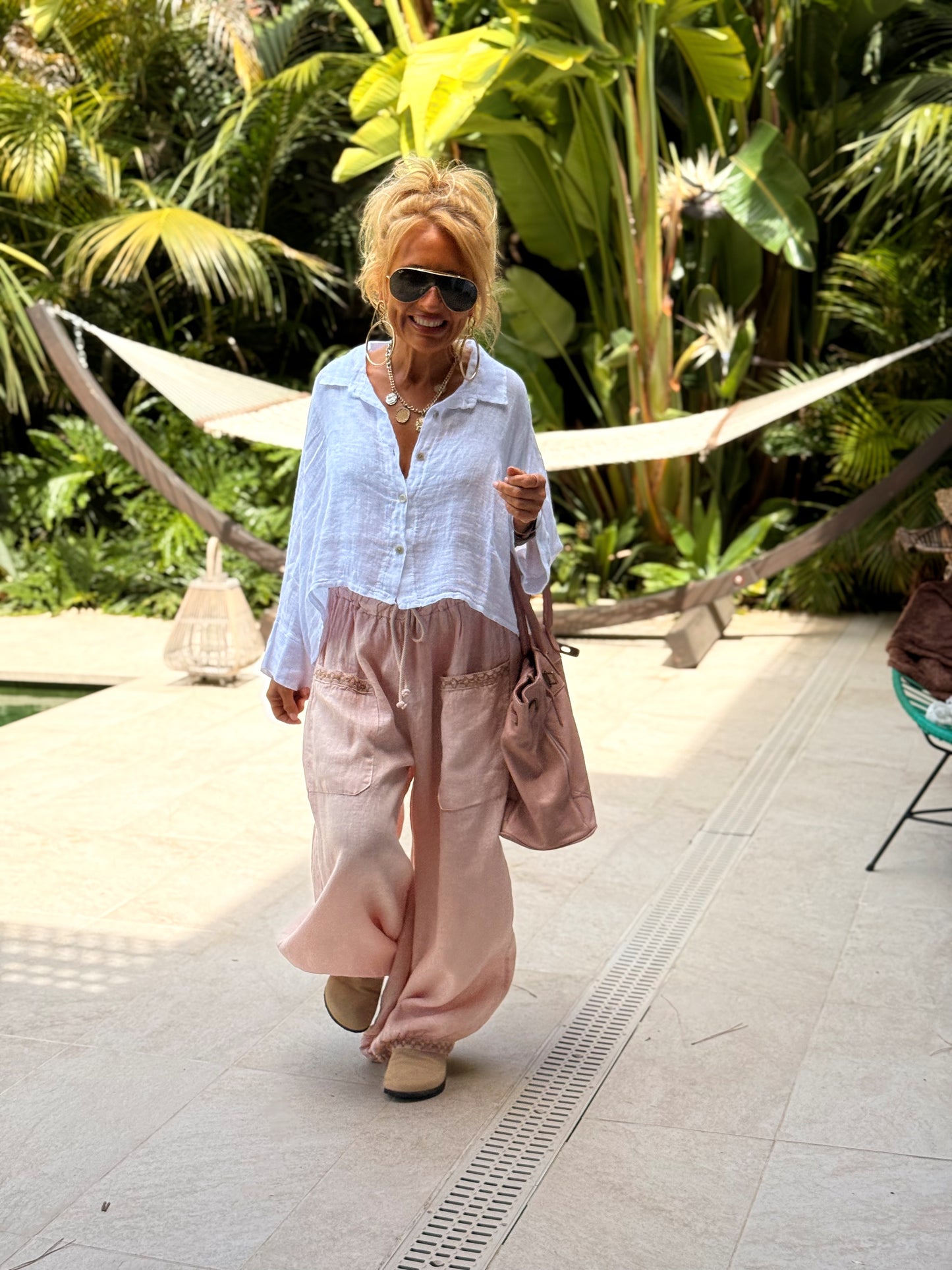 PANTALON OVERSIZE CON ENCAJE MULTICOLOR