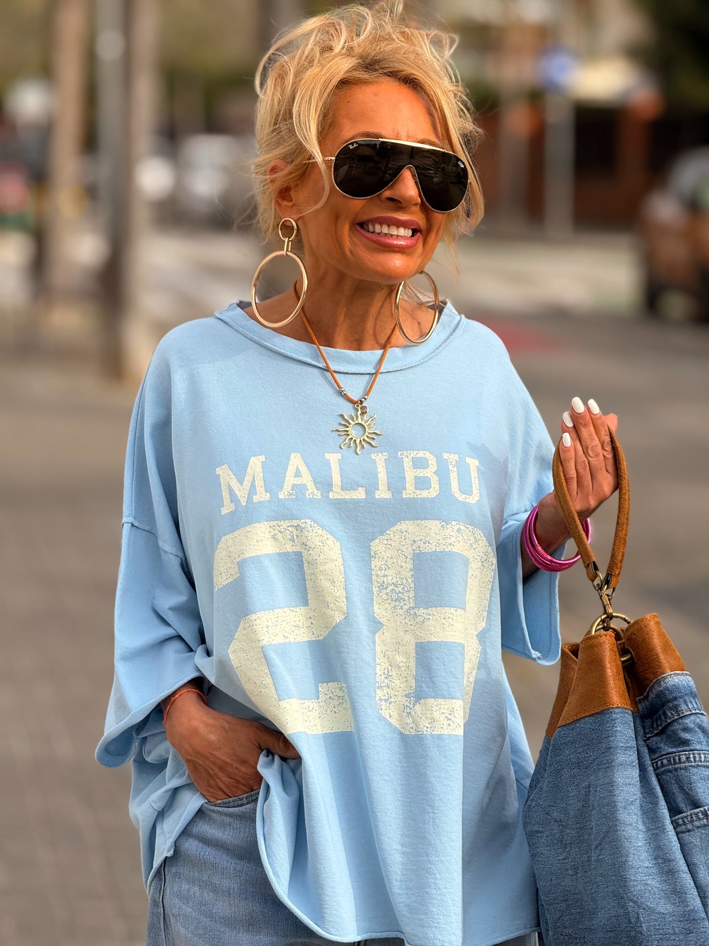 CAMISETA SUPER OVERSIZE DESGASTADA MALIBU MULTICOLOR