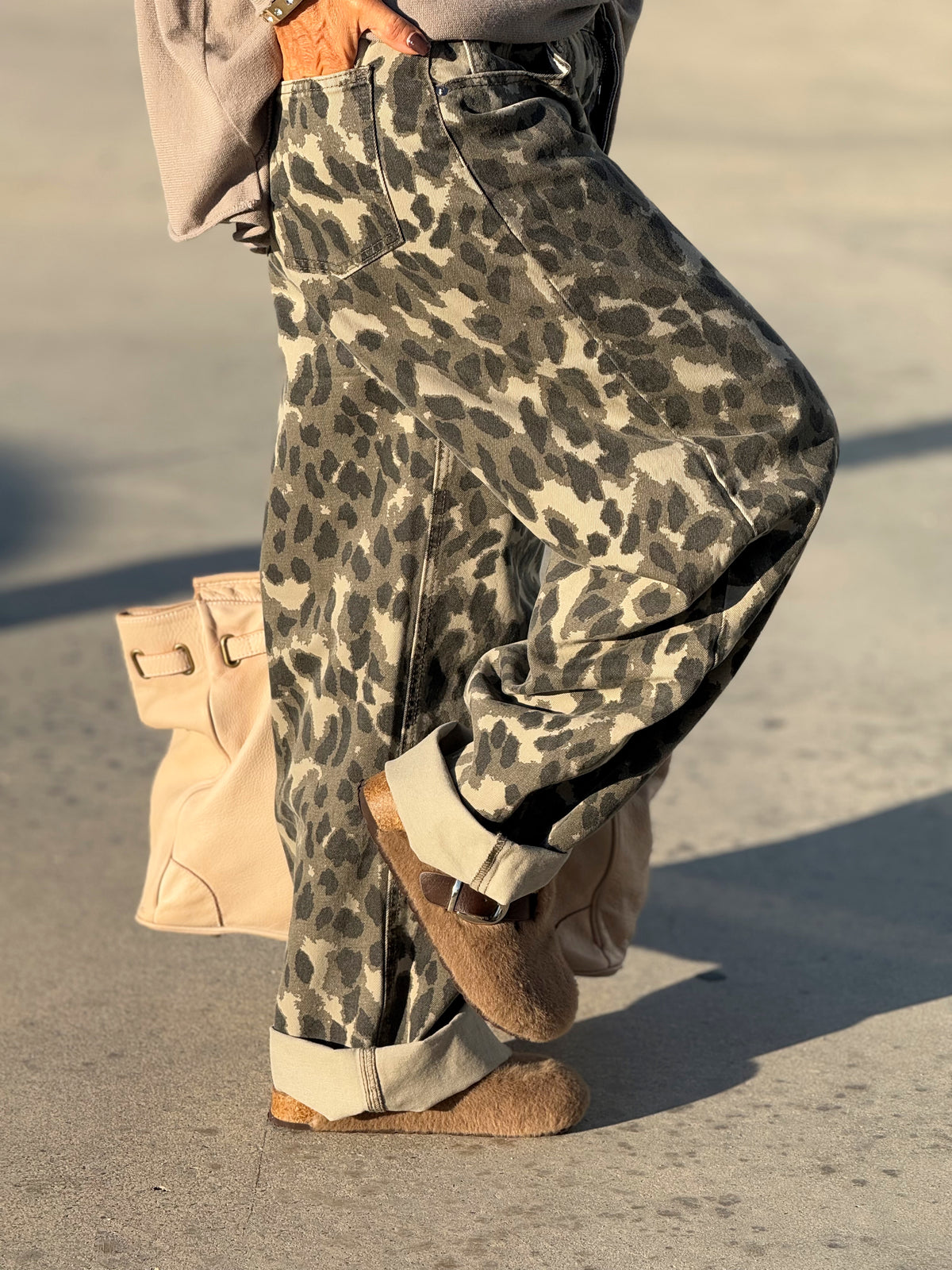 PANTALON LEOPARDO KAKI
