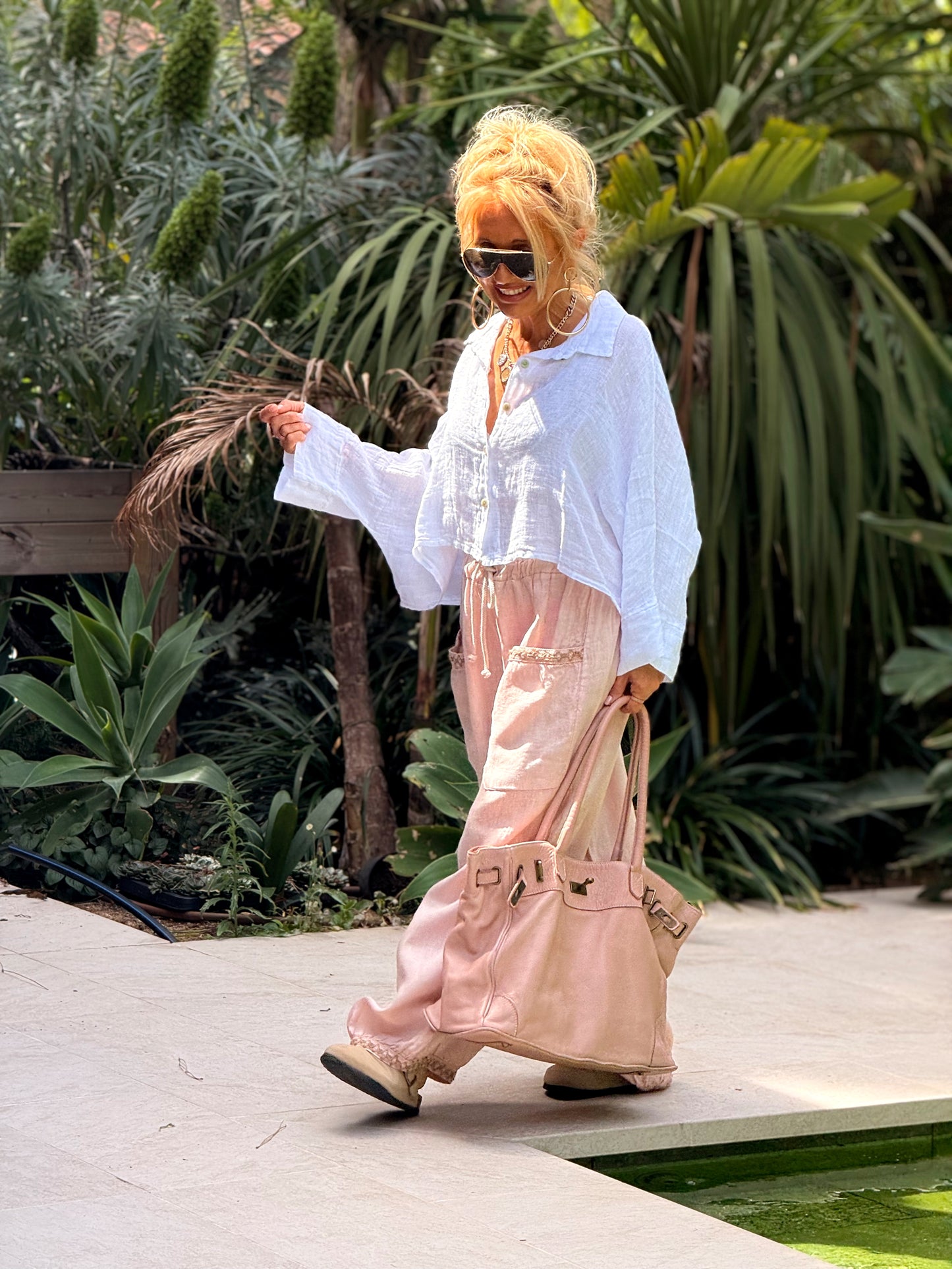 PANTALON OVERSIZE CON ENCAJE MULTICOLOR