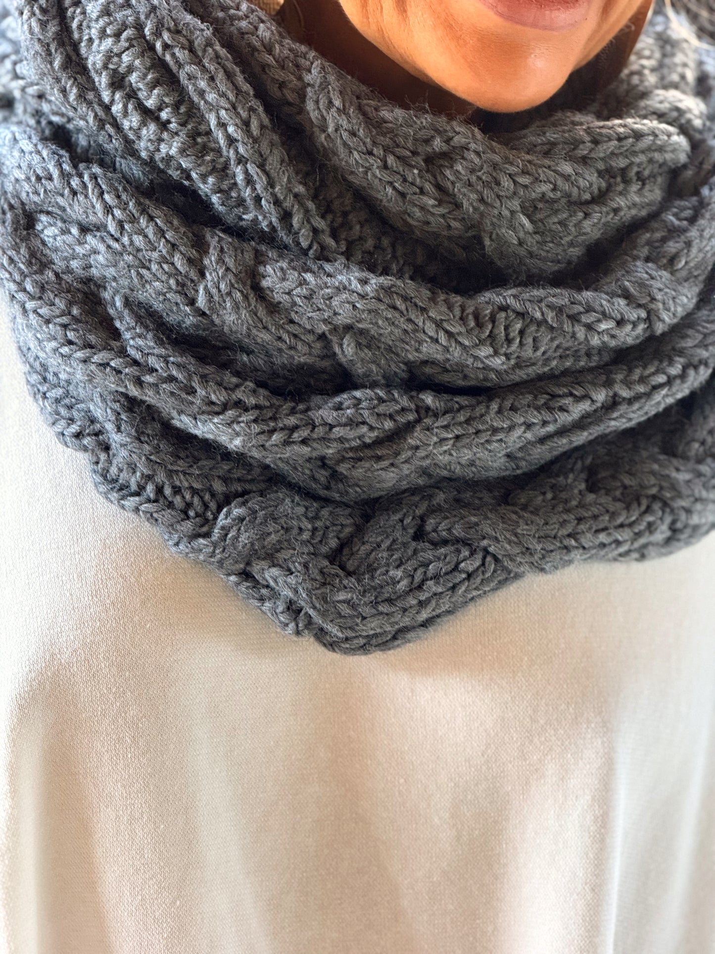 BUFANDA CUELLO DE PUNTO TRENZADO  MULTICOLOR