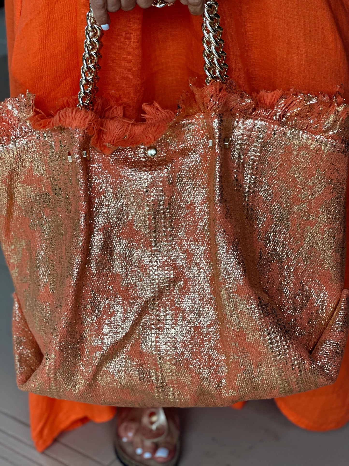 BOLSO CON CADENA DORADA ST-TROPEZ NARANJA-DORADO