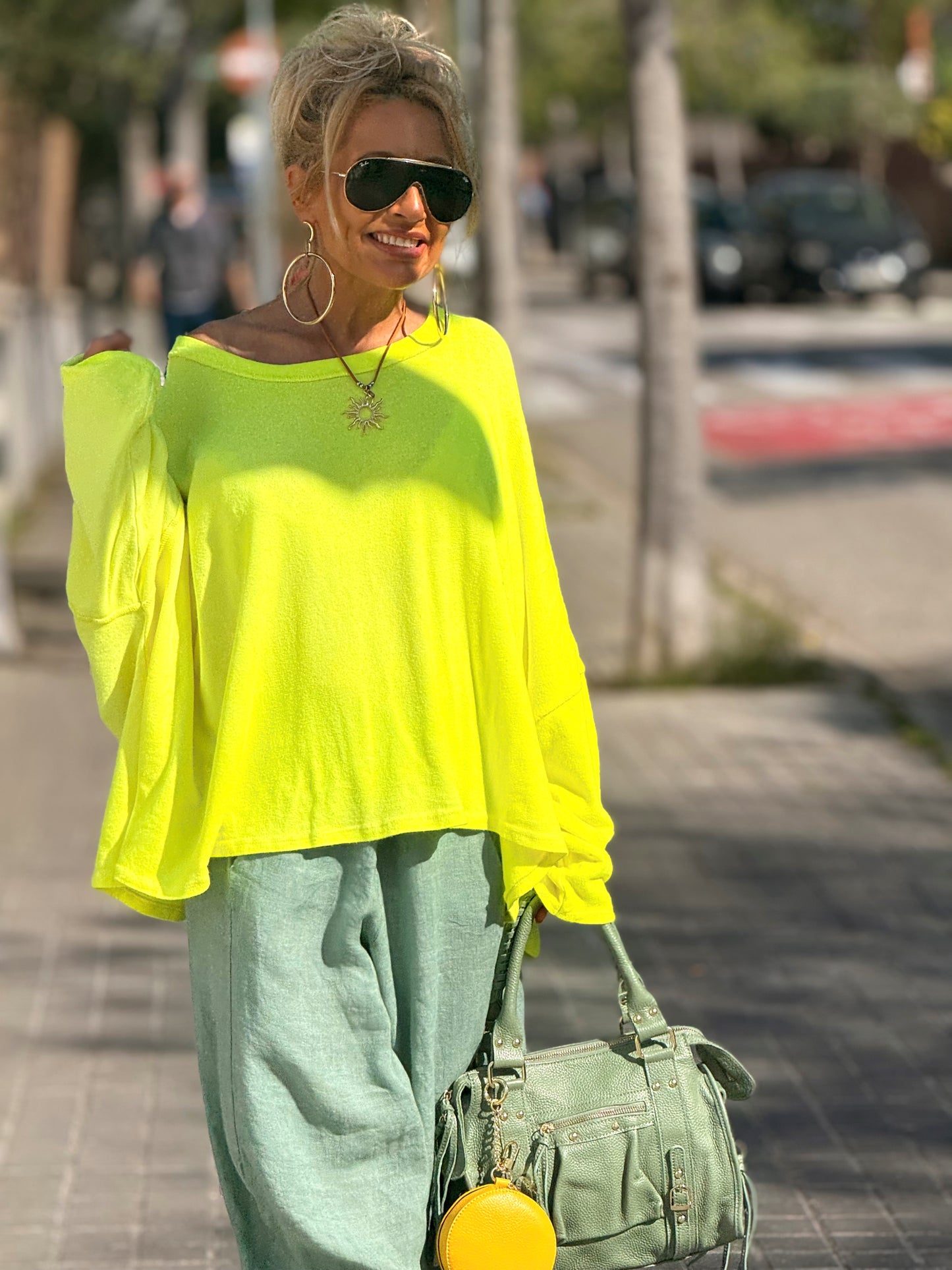 CAMISETA SUPER OVERSIZE SHILA NÉON MULTICOLOR