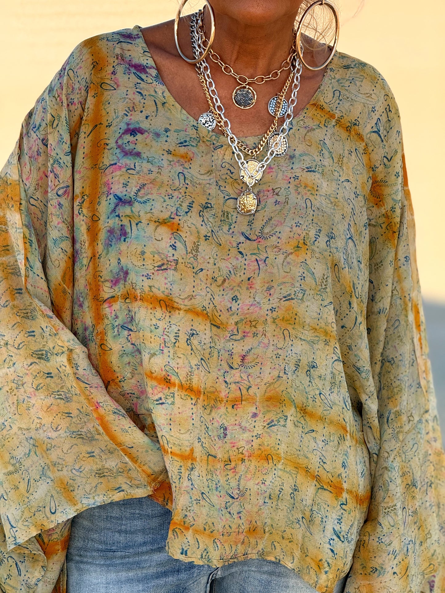BLUSA-CAPA ESTAMPADO CREPE DE SEDA INDY MULTICOLOR