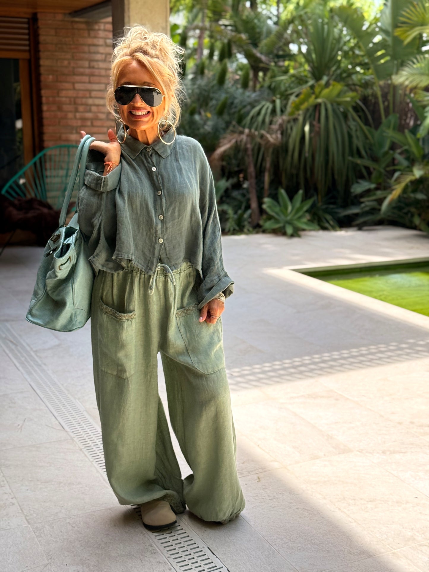 PANTALON OVERSIZE CON ENCAJE MULTICOLOR