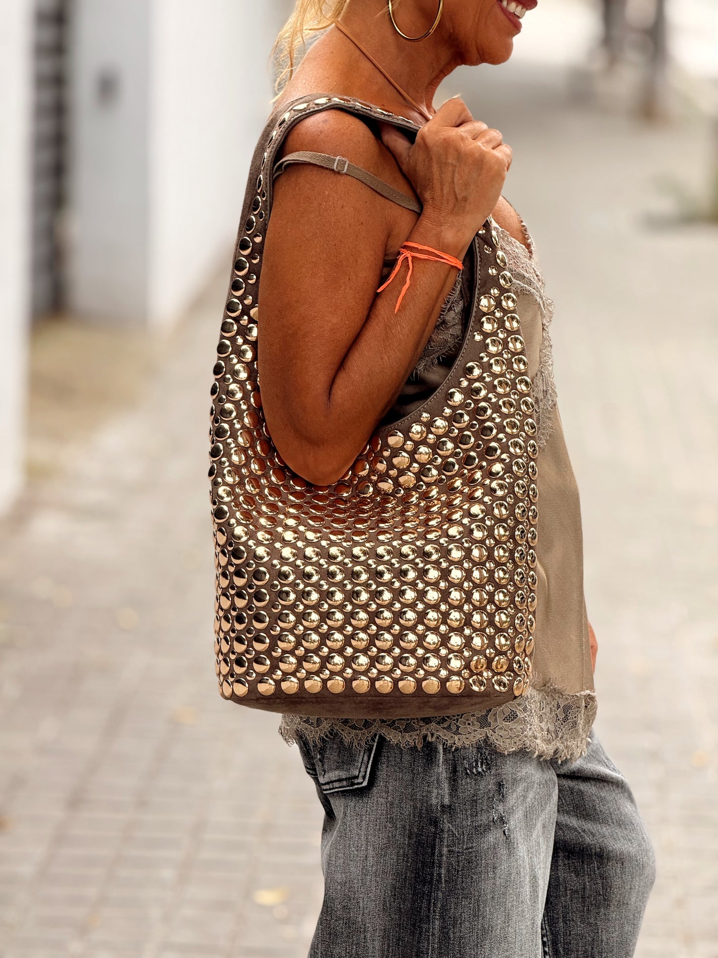 BOLSO TACHAS MULTICOLOR