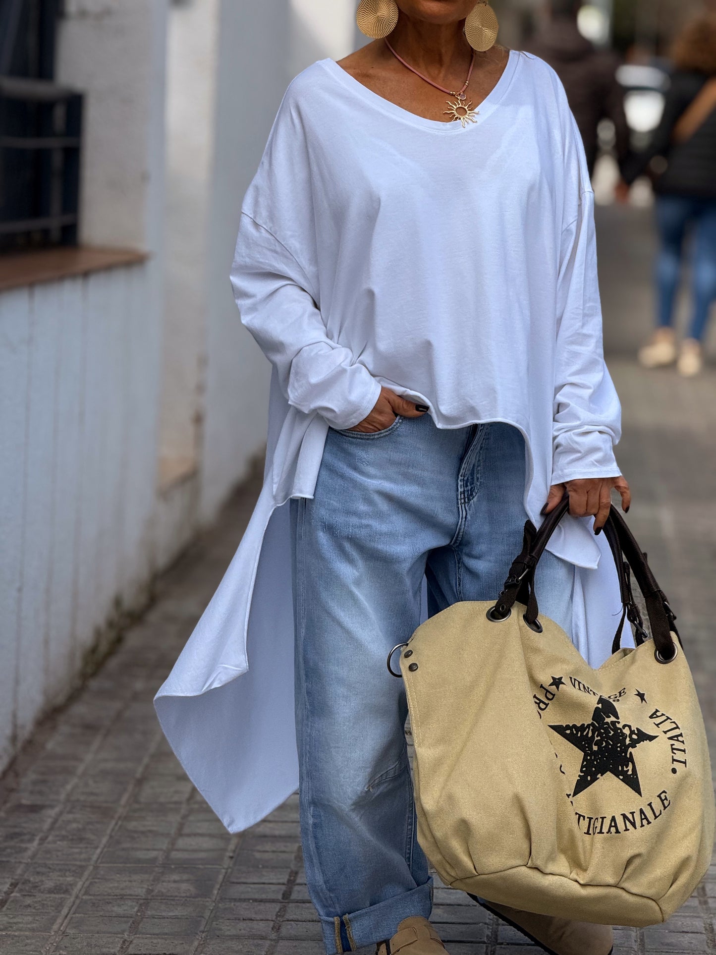 CAMISETA OVERSIZE ASIMÉTRICA MULTICOLOR