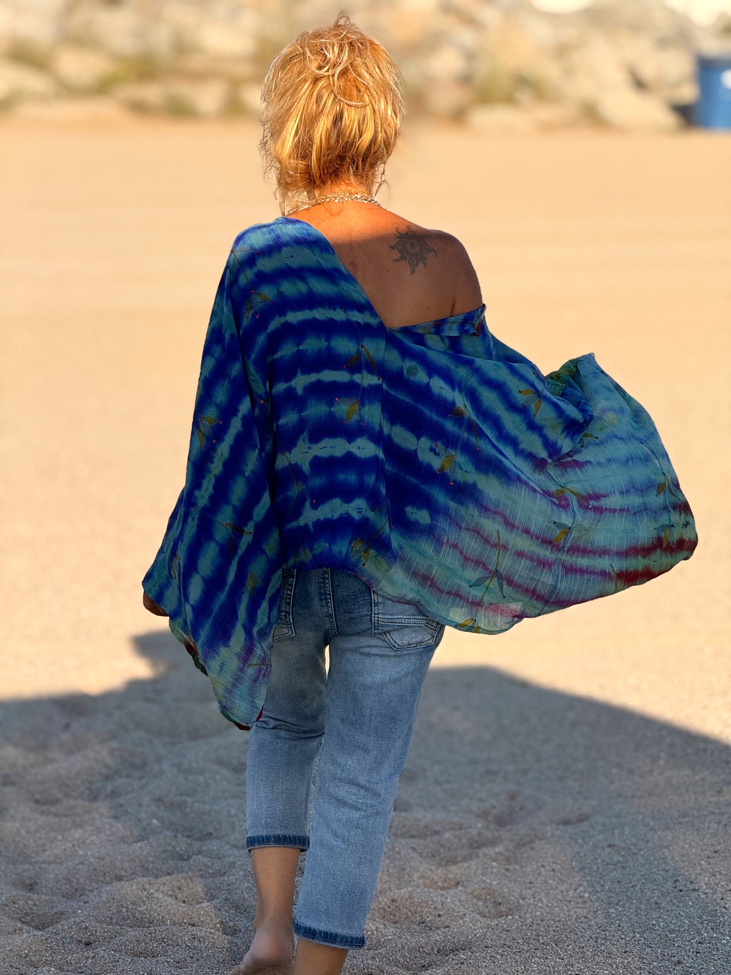 BLUSA-CAPA ESTAMPADO CREPE DE SEDA INDY MULTICOLOR